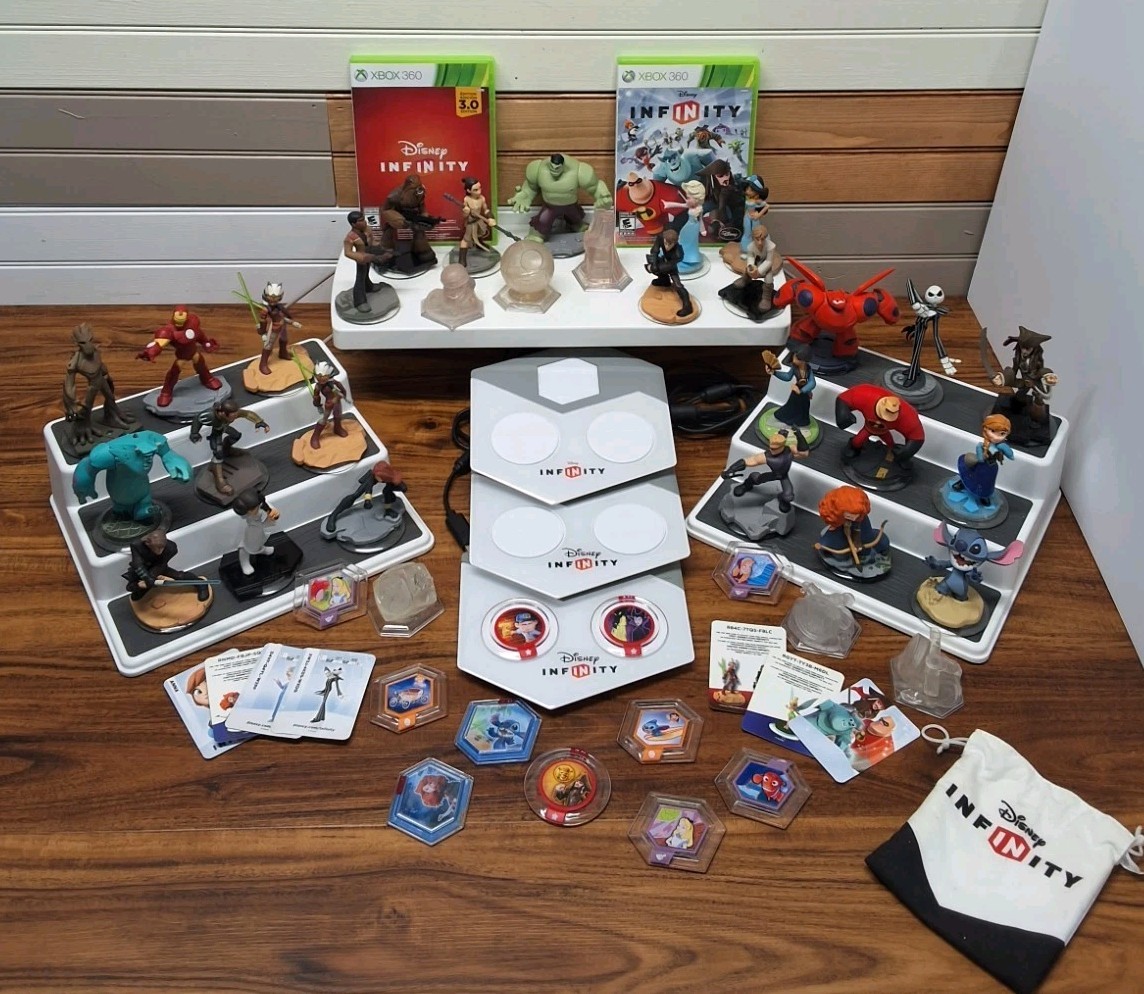 32 Disney Infinity Figures Crystals Pwr Discs 1.0/2.0/3.0 Portals XBOX 360 Games