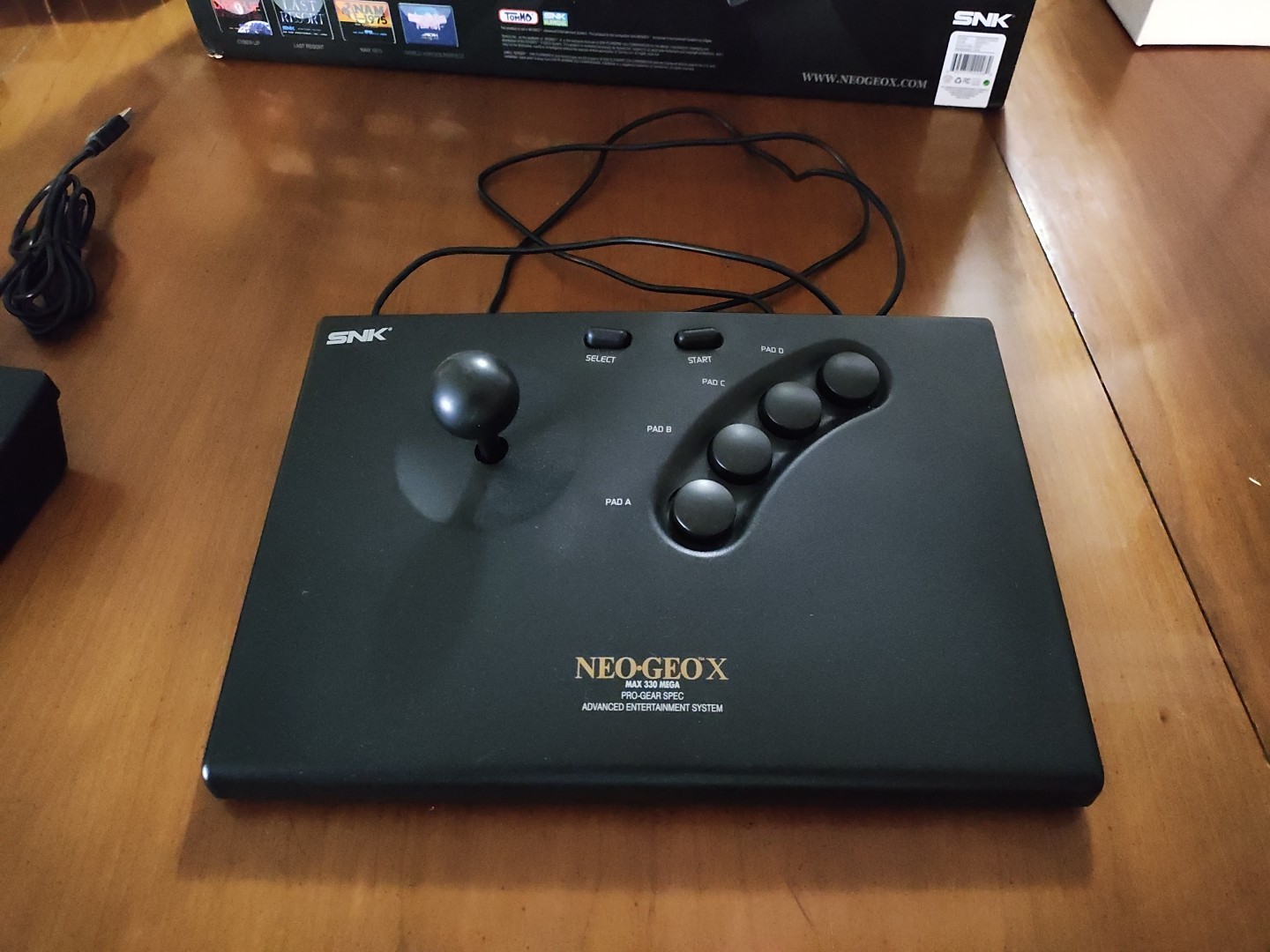 SNK NEO GEO X GOLD LIMITED EDITION CONSOLE + NINJA MASTERS + SECOND CONTROLLER