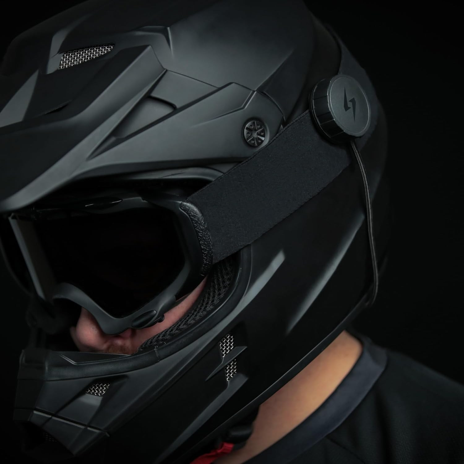 Soundpro: Ultra-Thin 9.6Mm Bluetooth Moto Headphones – Glove-Friendly Controls,
