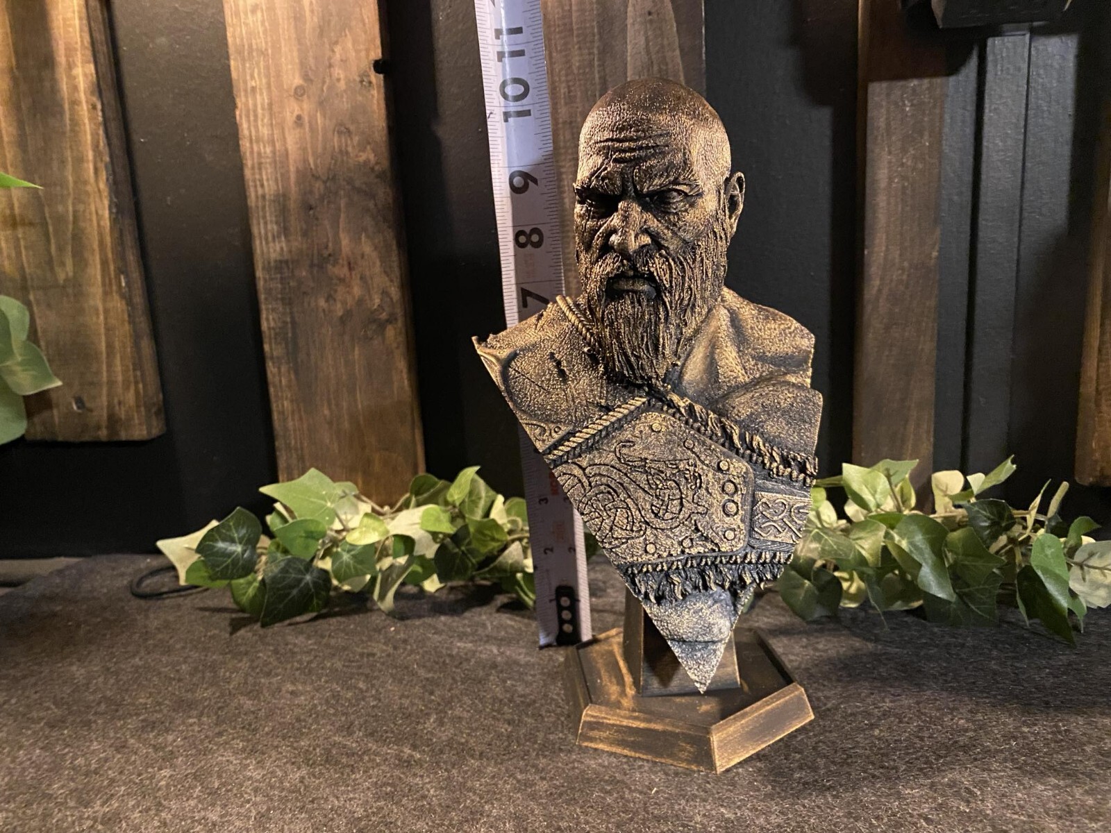 GOD OF WAR KRATOS STATUE 10 INCHES