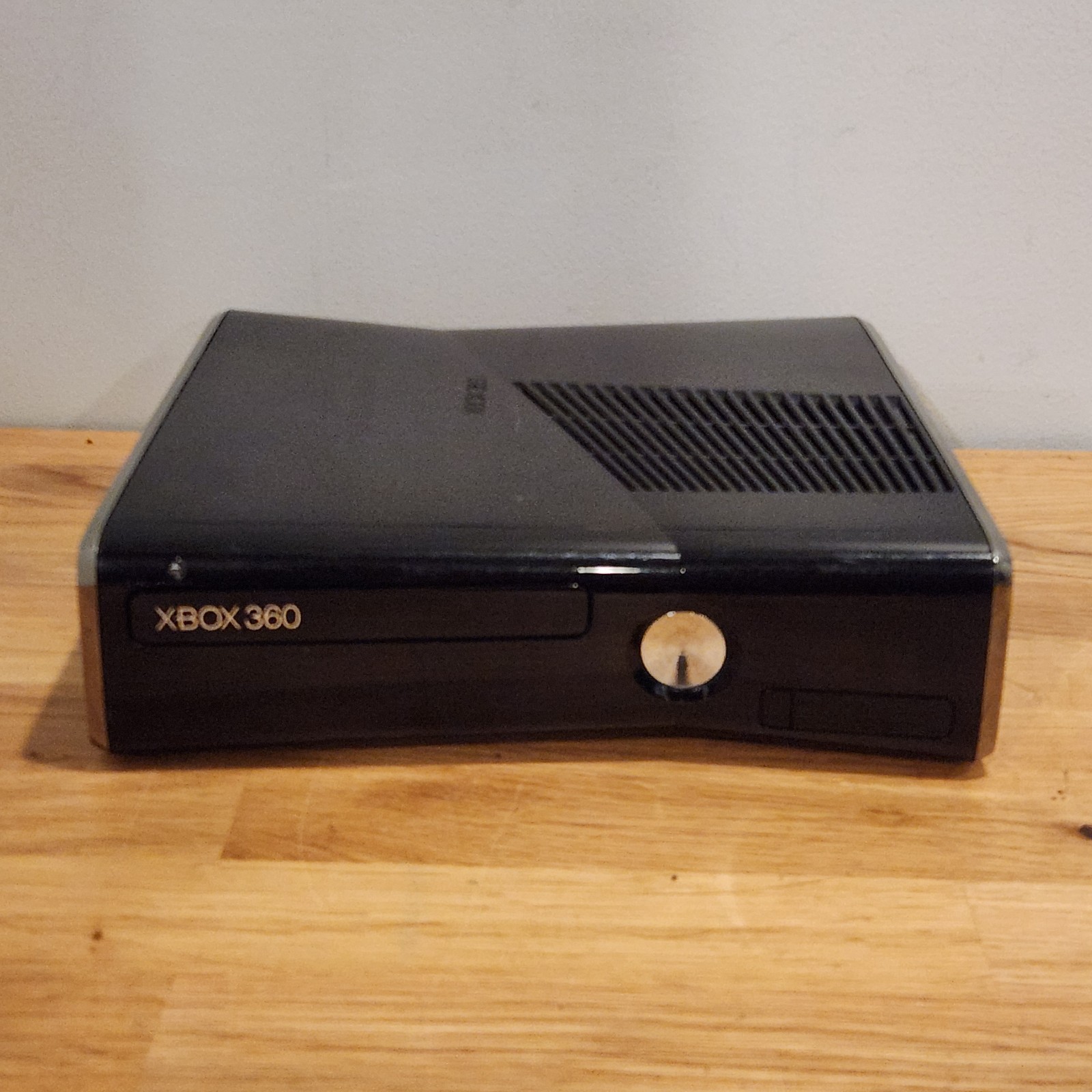 Microsoft Xbox 360 1439 Console Only – No Hard Drive – Tested and Working