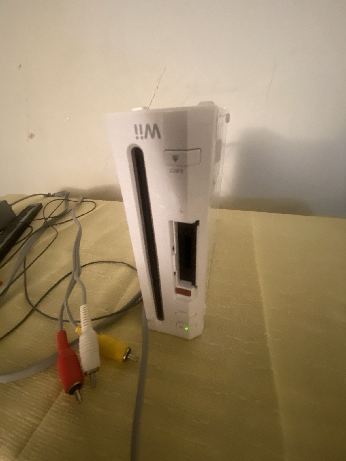 Nintendo Wii RVL-001 512 MB Home Console – White