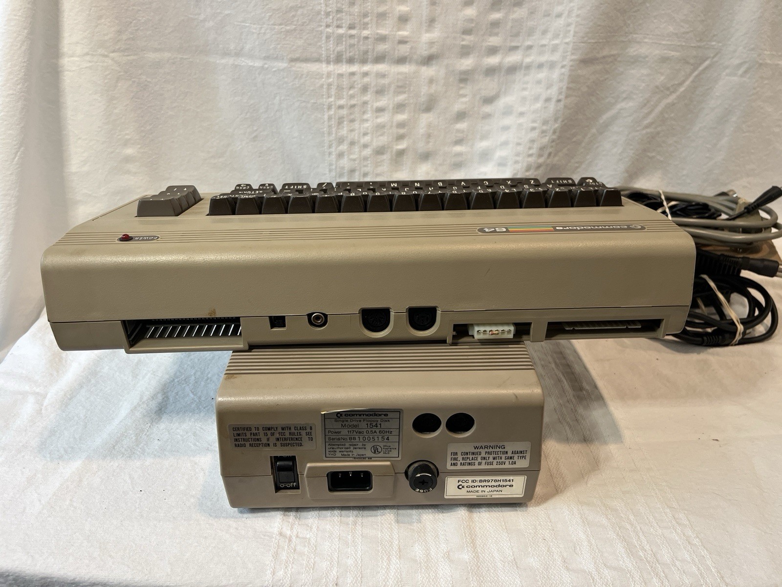 Commodore 64 Console + 1541 Disk Drive + Box/Accessories: Powers On – No Video