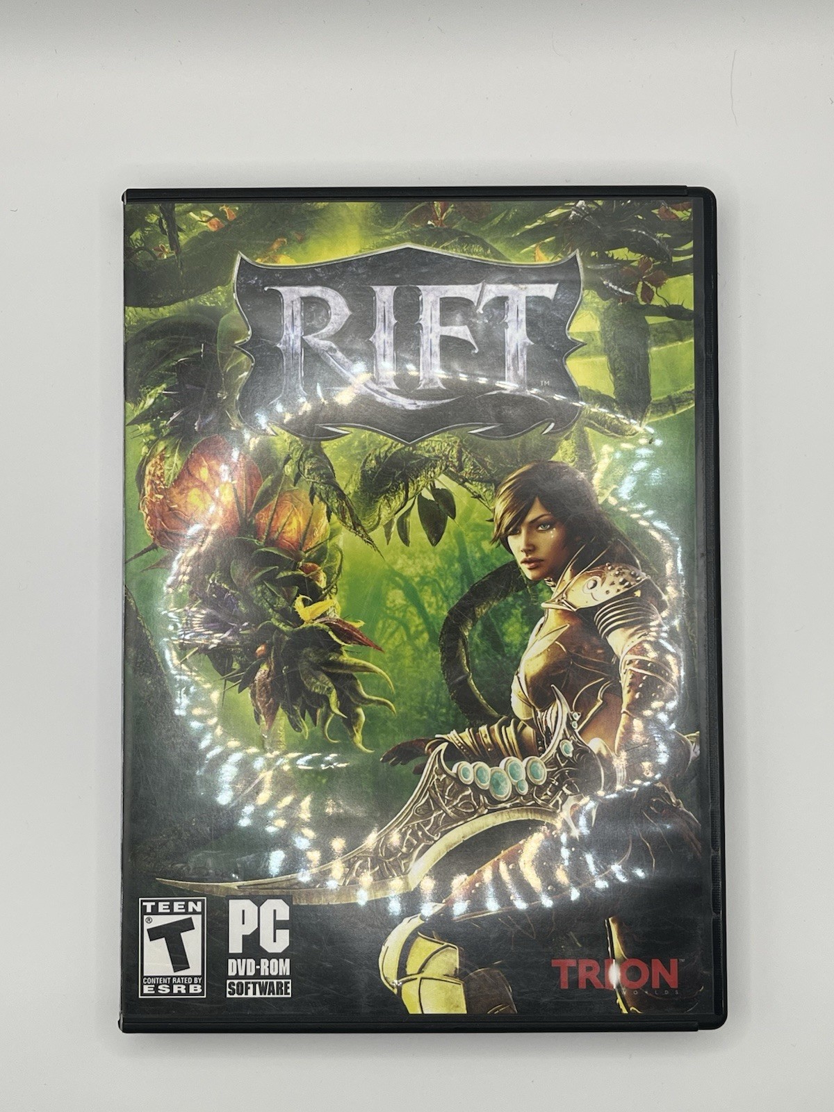 RIFT PC Game (2011) – Trion Worlds MMORPG – Original Physical Box with Disc