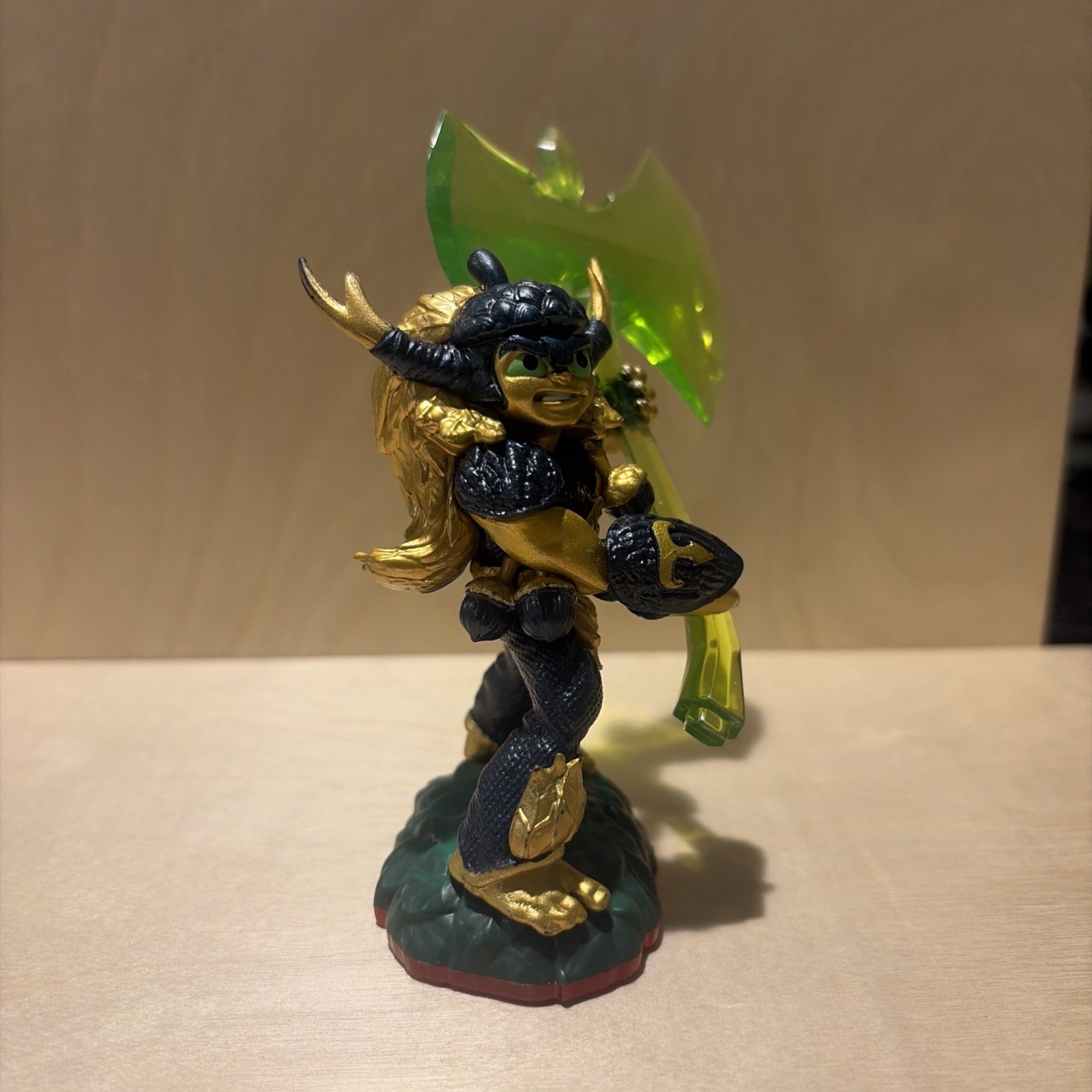 Skylanders Trap Team Legendary Bushwhack Trap Master Activision 2014