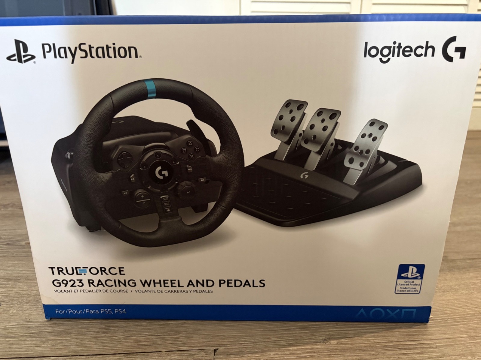 Logitech G923 Racing Wheel and Pedals New Official PlayStation Product – Black