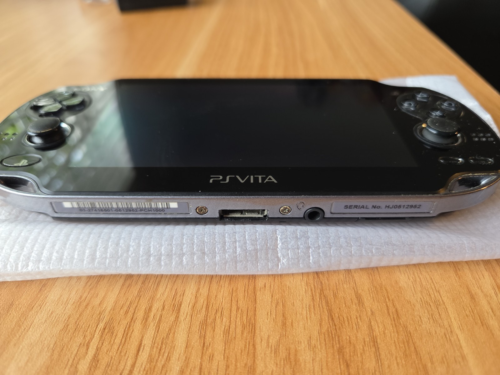 Sony Ps Vita PCH-1000 black Crystal Model Console & Charger CIB TESTED
