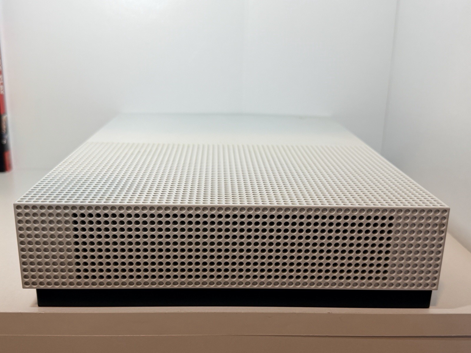Microsoft Xbox One S 500GB White Console 4K UHD Blu-Ray Compatible MPN 1681