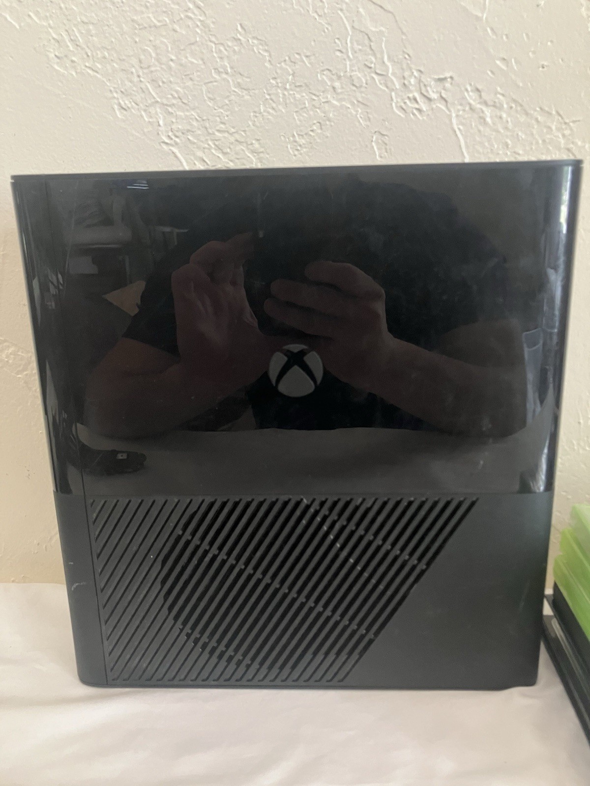 Microsoft Xbox 360 E 250GB Console #1538 W/ 9 Games, Controller, HDMI, Minecraft