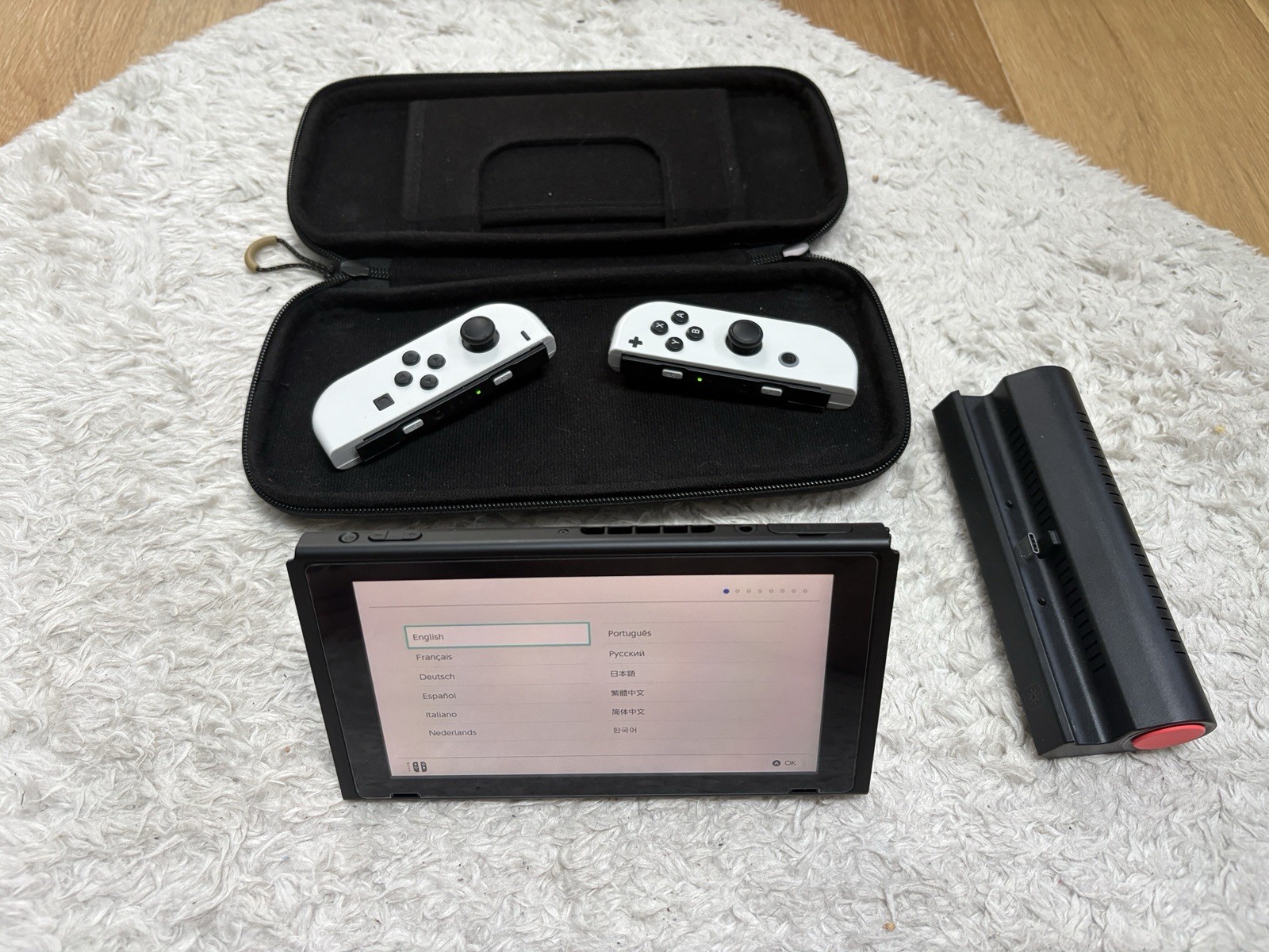Nintendo Switch MINT CONDITION Bundle: Case, Controllers, 256GB MircroSD, Dock