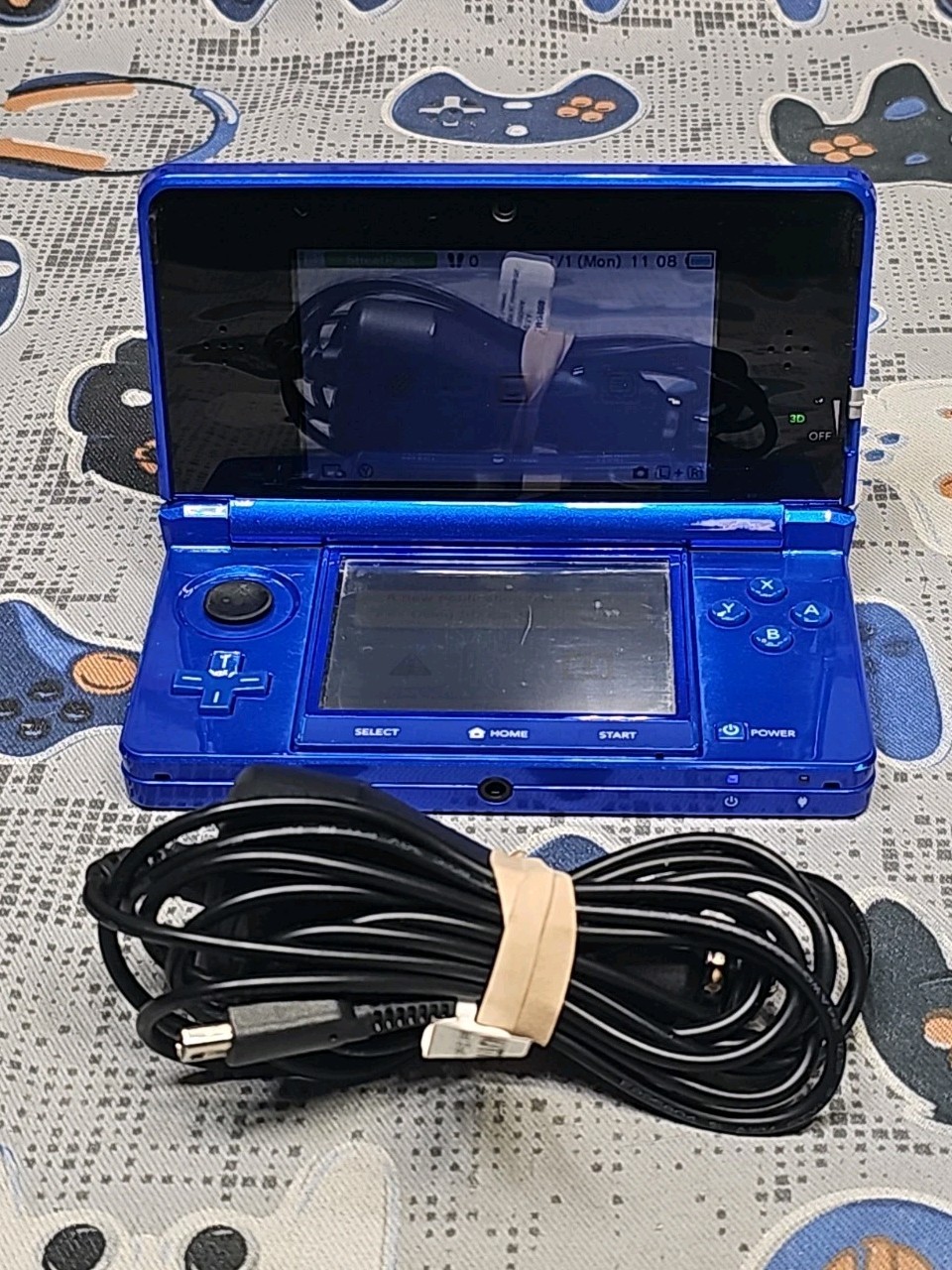 Nintendo 3DS CTR-001(USA) Blue NTSC-U/C W/Car Charger Included & 2GB M/card