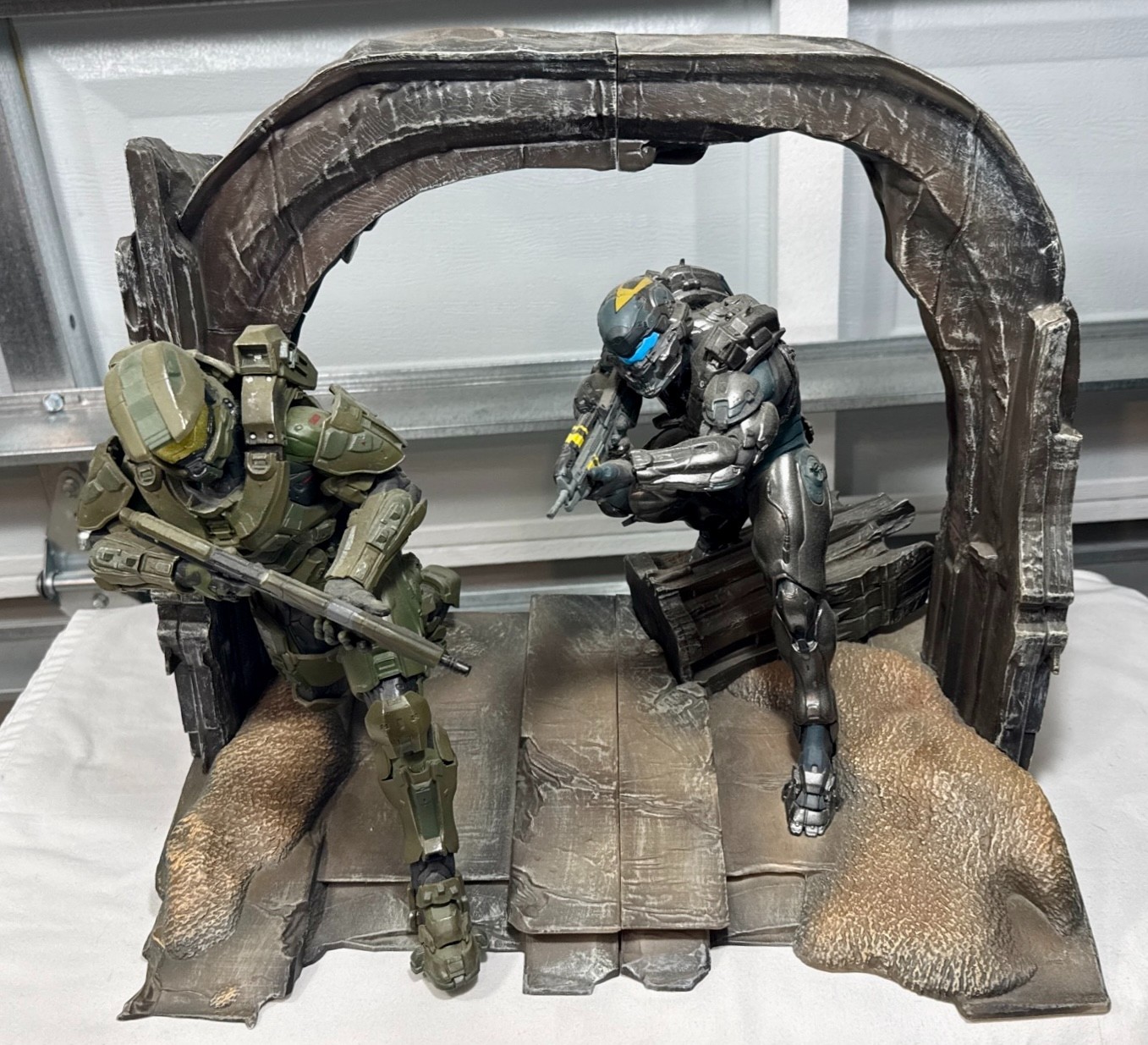 Halo 5 Guardians Limited Collector’s Edition (Microsoft Xbox One) Statue Only