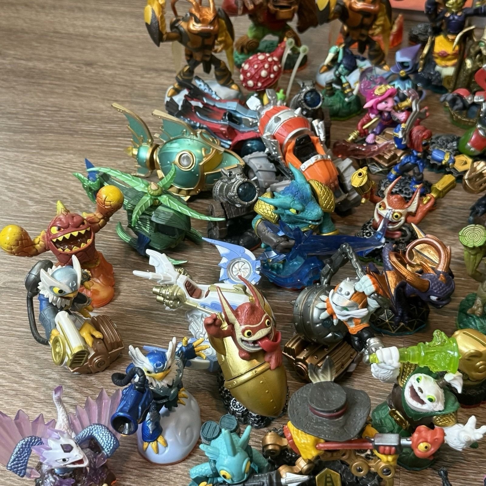 Skylanders Lot Of 84 Figures, Vehicles, Portals & Books! Trap Force, Spyro MORE