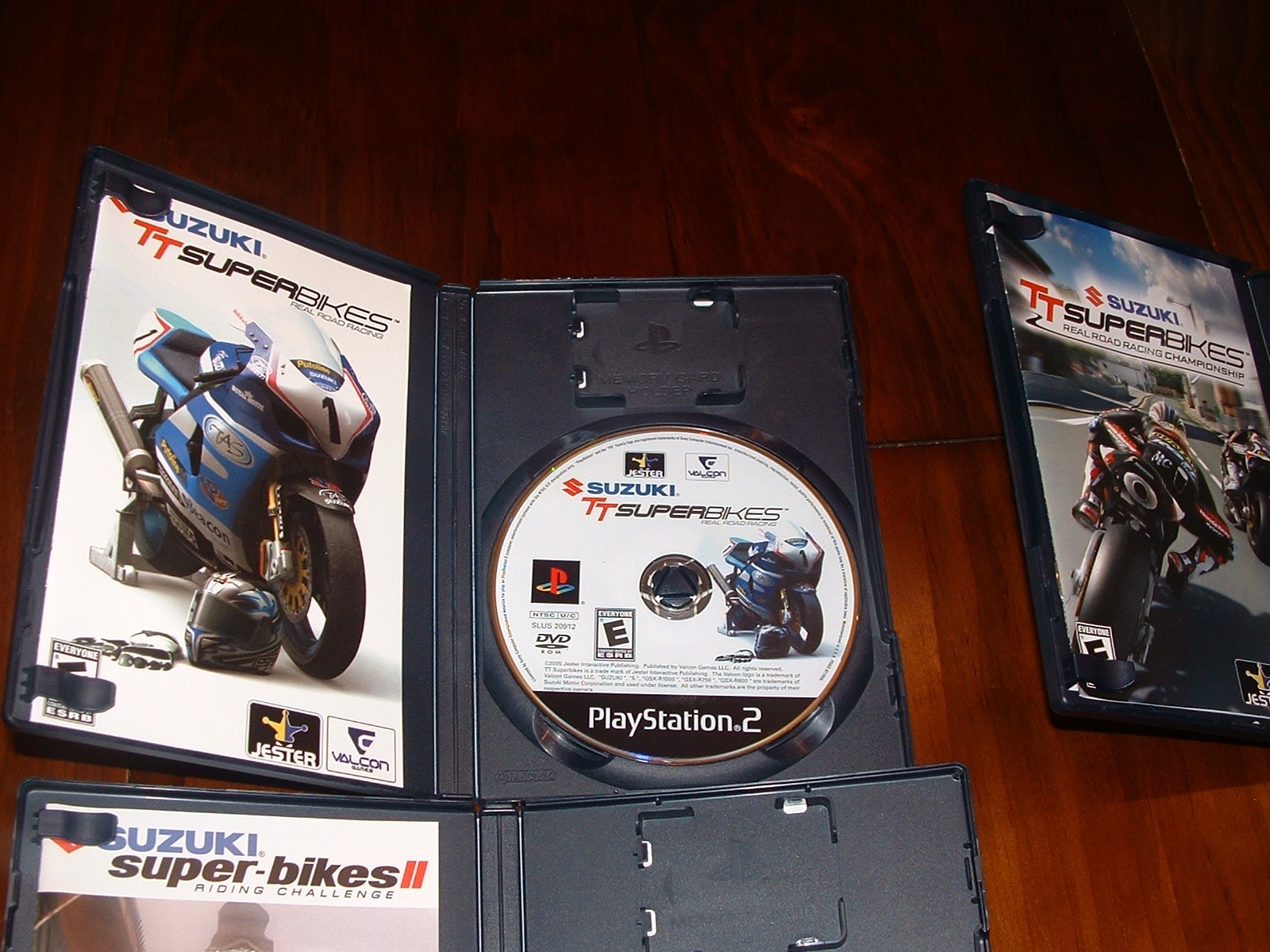 Suzuki TT Superbikes 1 + 2 + 3 (Sony PlayStation 2 PS2,) CIB NM/M!