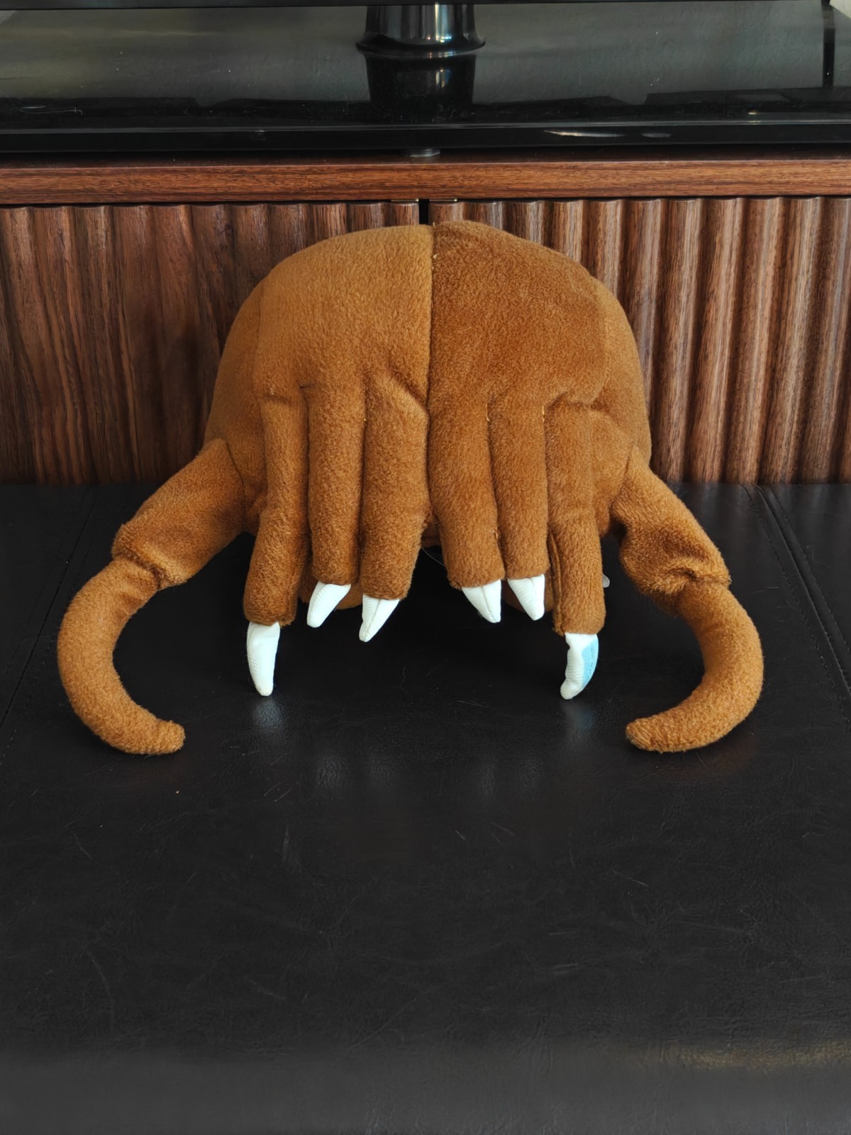 Half Life 2 Head-Crab Plush Hat [Valve Store Exclusive]