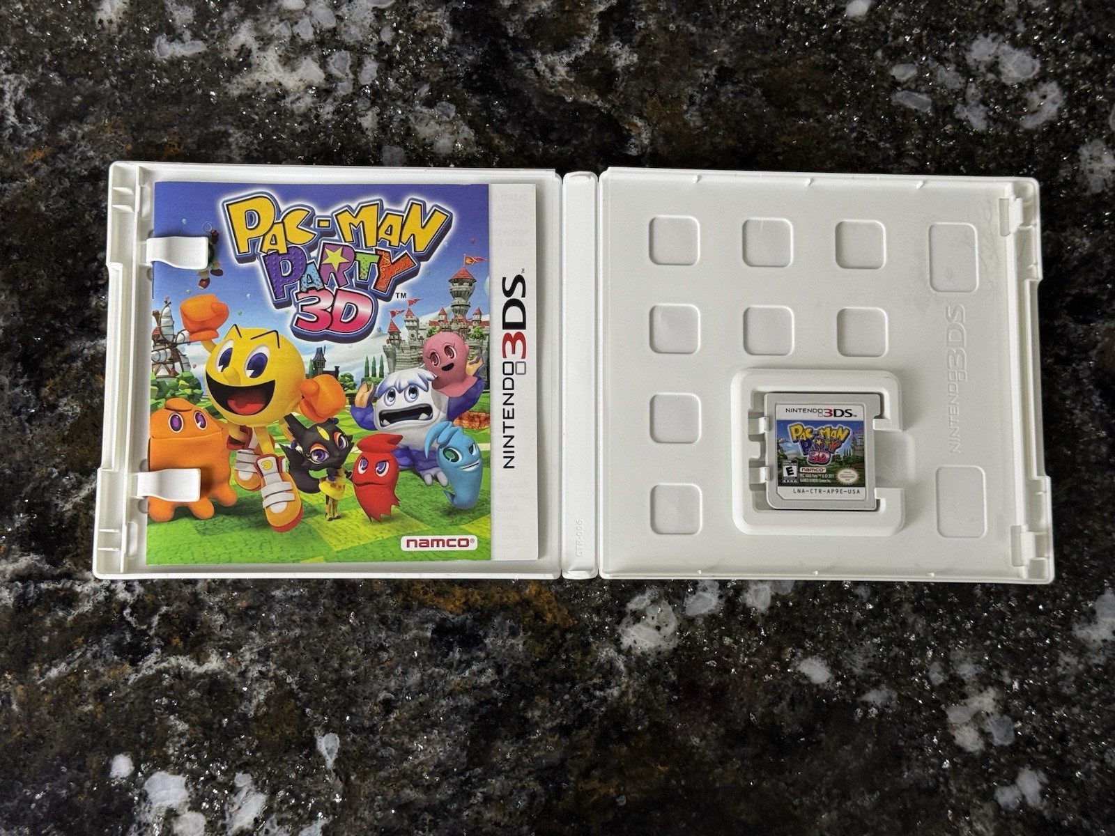 Pac-Man Party 3D (Nintendo 3DS, 2011) COMPLETE NICE!
