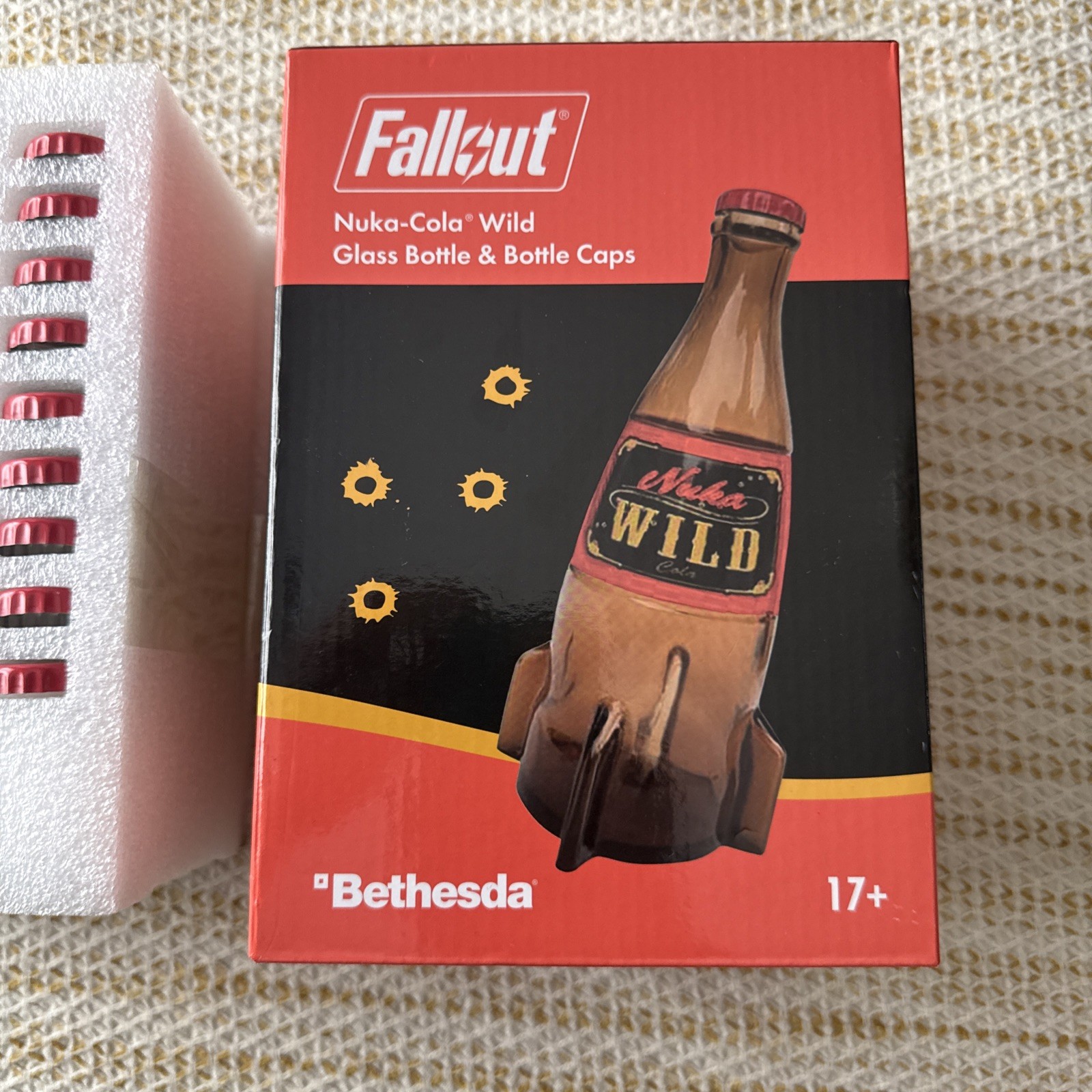 Fallout Authentic Nuka Cola Wild Collectibles Glass Bottle & 10 Caps !