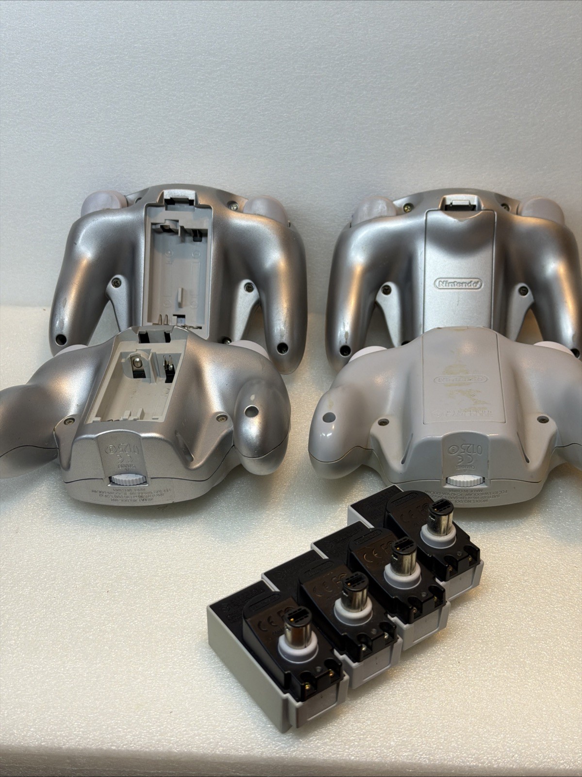 Lot Of 4 Nintendo GameCube Platinum Wavebird Controllers with Receivers UNTESTED