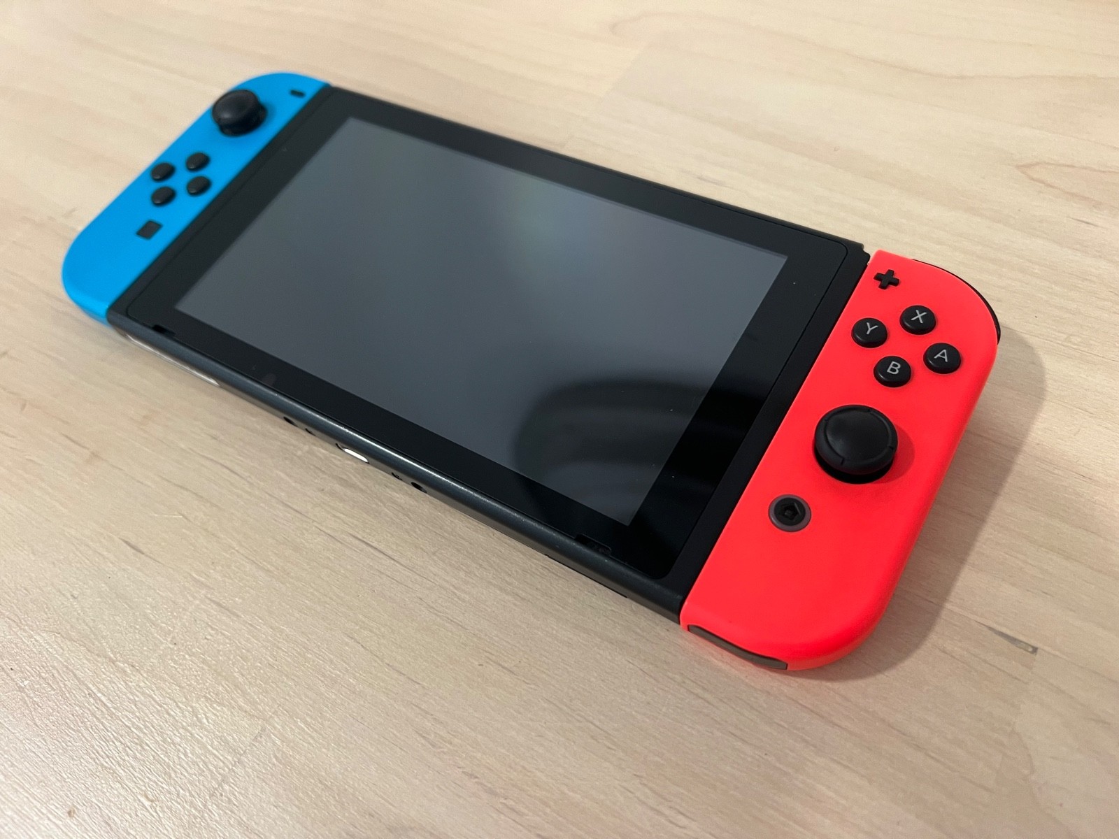 Nintendo Switch Handheld Console Red/Blue controllers EXCELLENT CONDITION