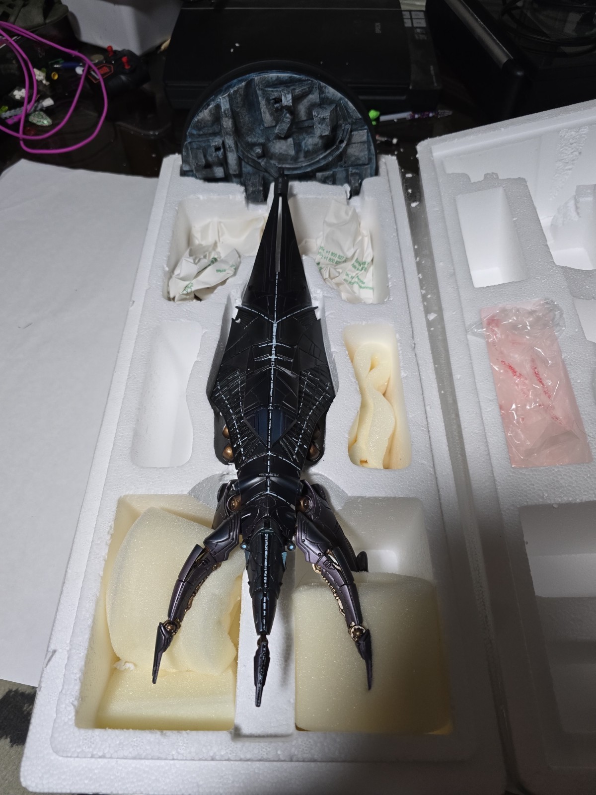 Dark Horse, Mass Effect 18” Sovereign Reaper Ship Replica #770 of 1000