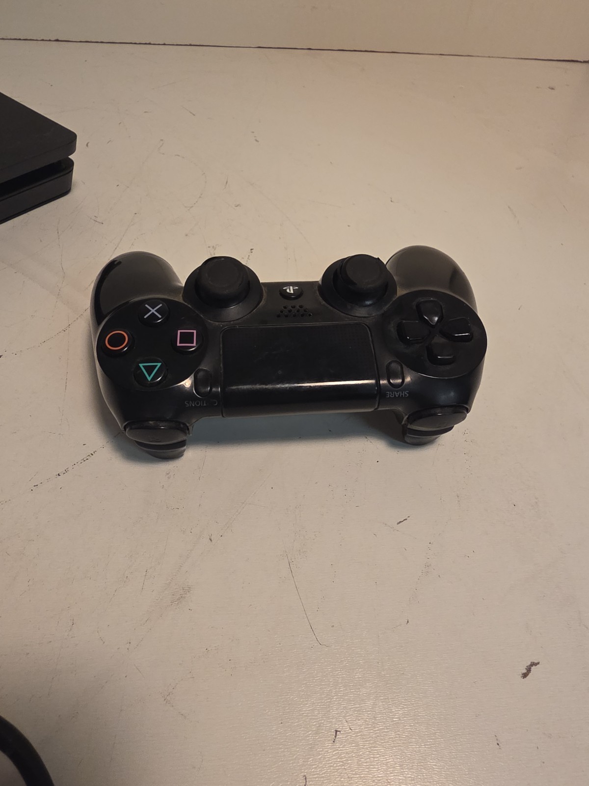 Sony PlayStation 4 PS4 Slim Console CUH-2215B 1TB + Controller & Cables – Works