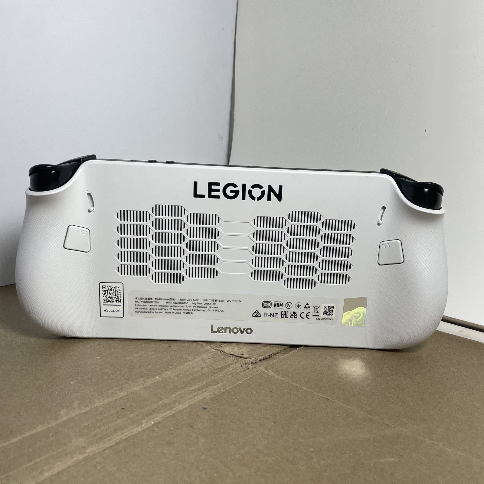 Lenovo Legion Go S 8″ Handheld 16GB RAM, 1TB SSD, AMD Ryzen Z2 Go, Windows White