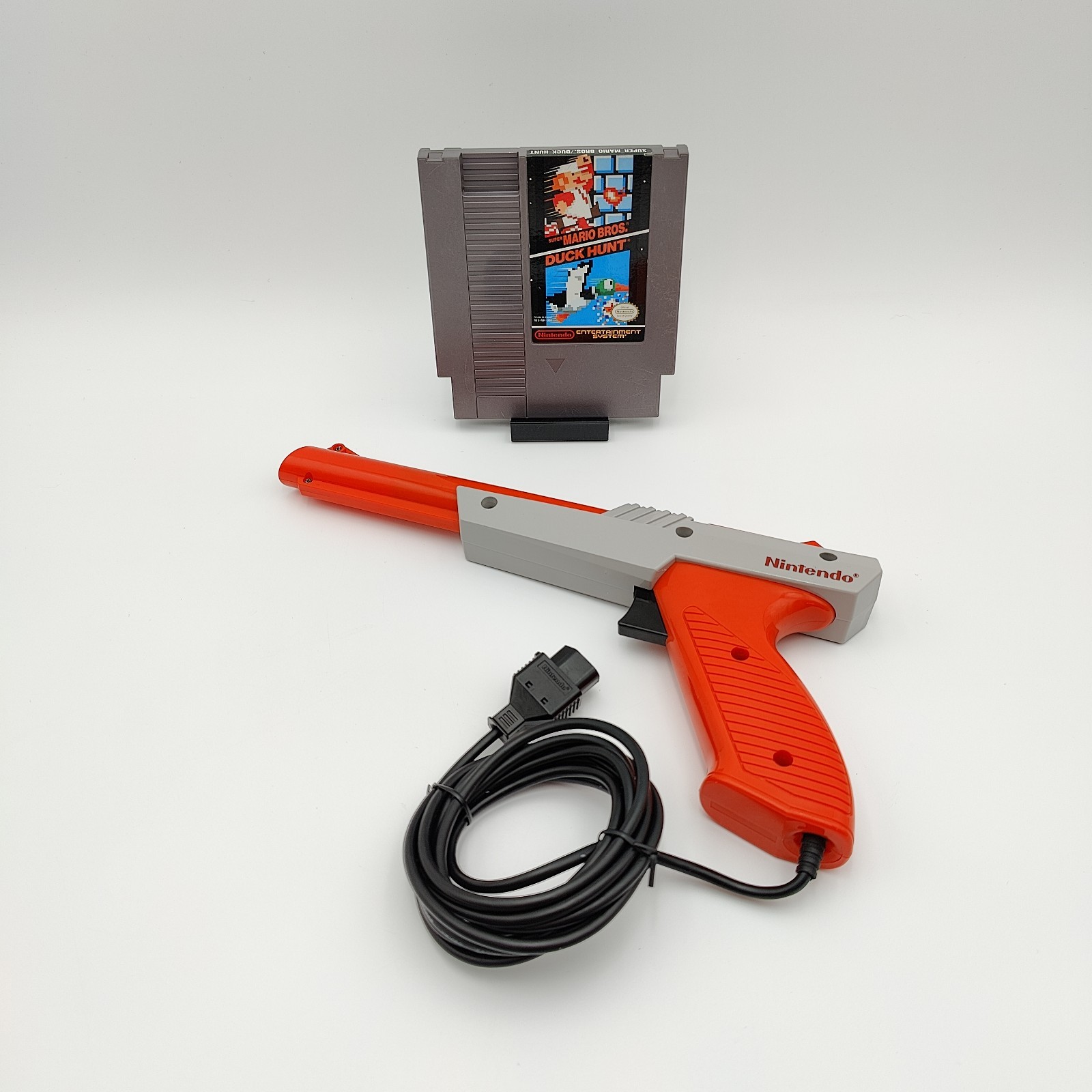 Nintendo NES Super Mario Bros Duck Hunt Game Bundle with Zapper Gun Tested