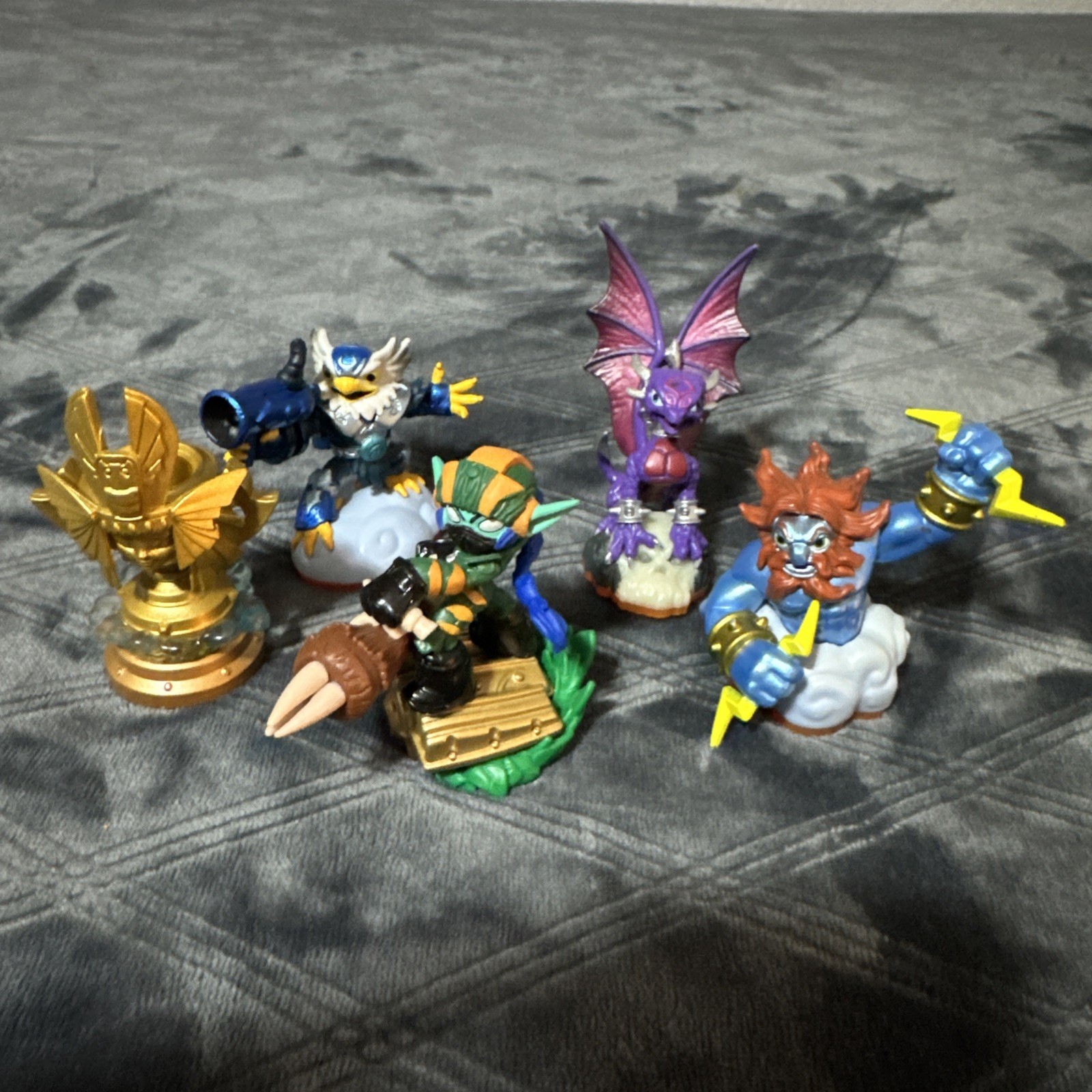 Skylanders Superchargers Sea Trophy, Giants Cynder, Giants – Jet Vac, +2 Others