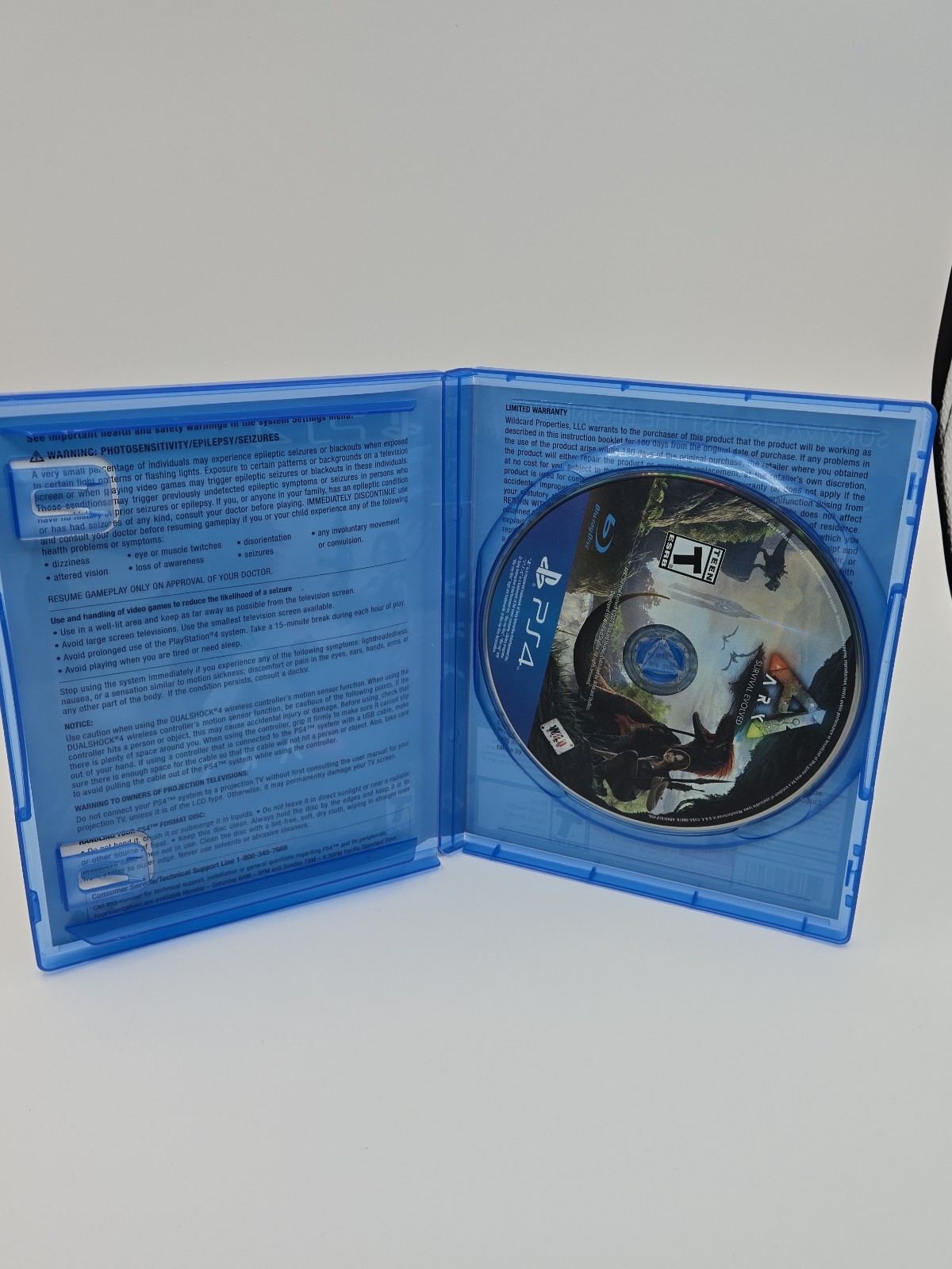 Studio Wildcard Ark: Survival Evolved (Sony PlayStation 4, 2017)