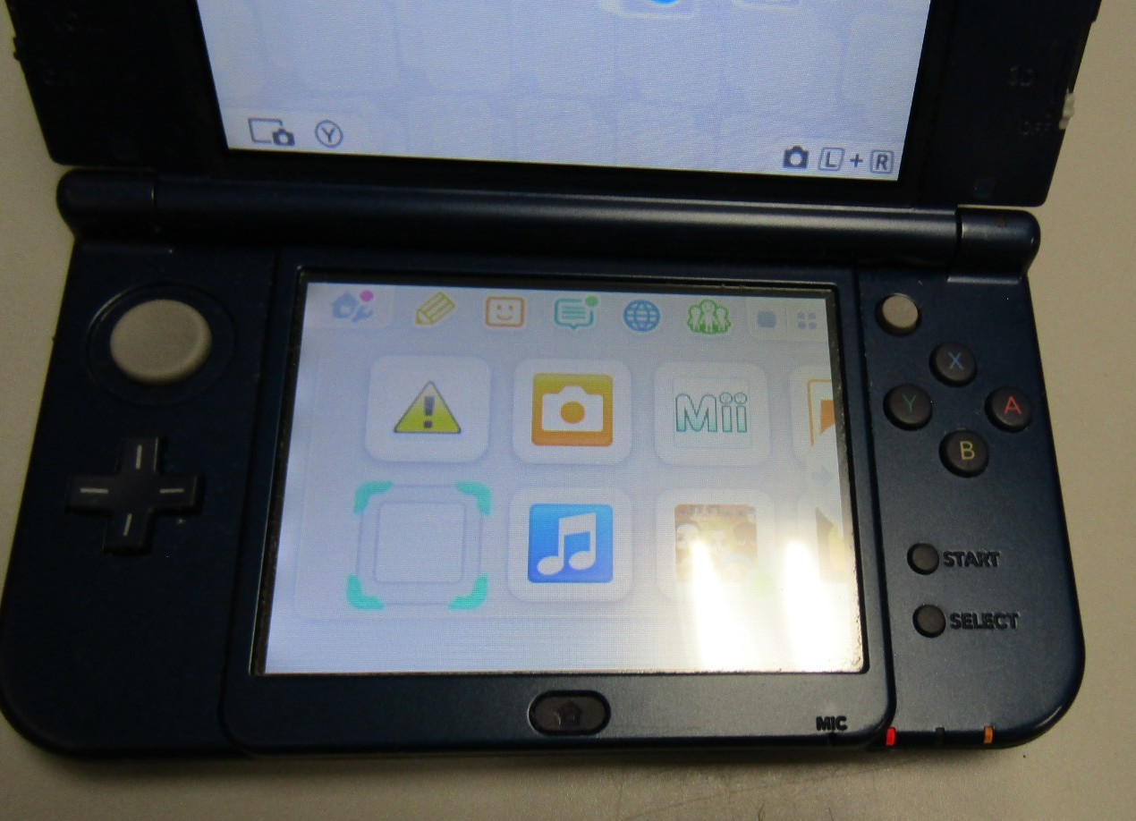Nintendo 3DS XL Galaxy Purple Handheld Console RED-001 + charger ~ Tested Works
