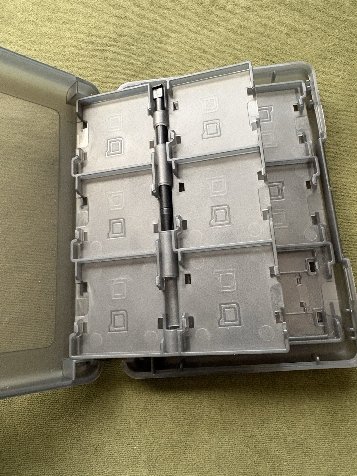 Nintendo DS/3DS 24-in-1 Game Cartridge Case – Plastic Case – Fast Ship!!