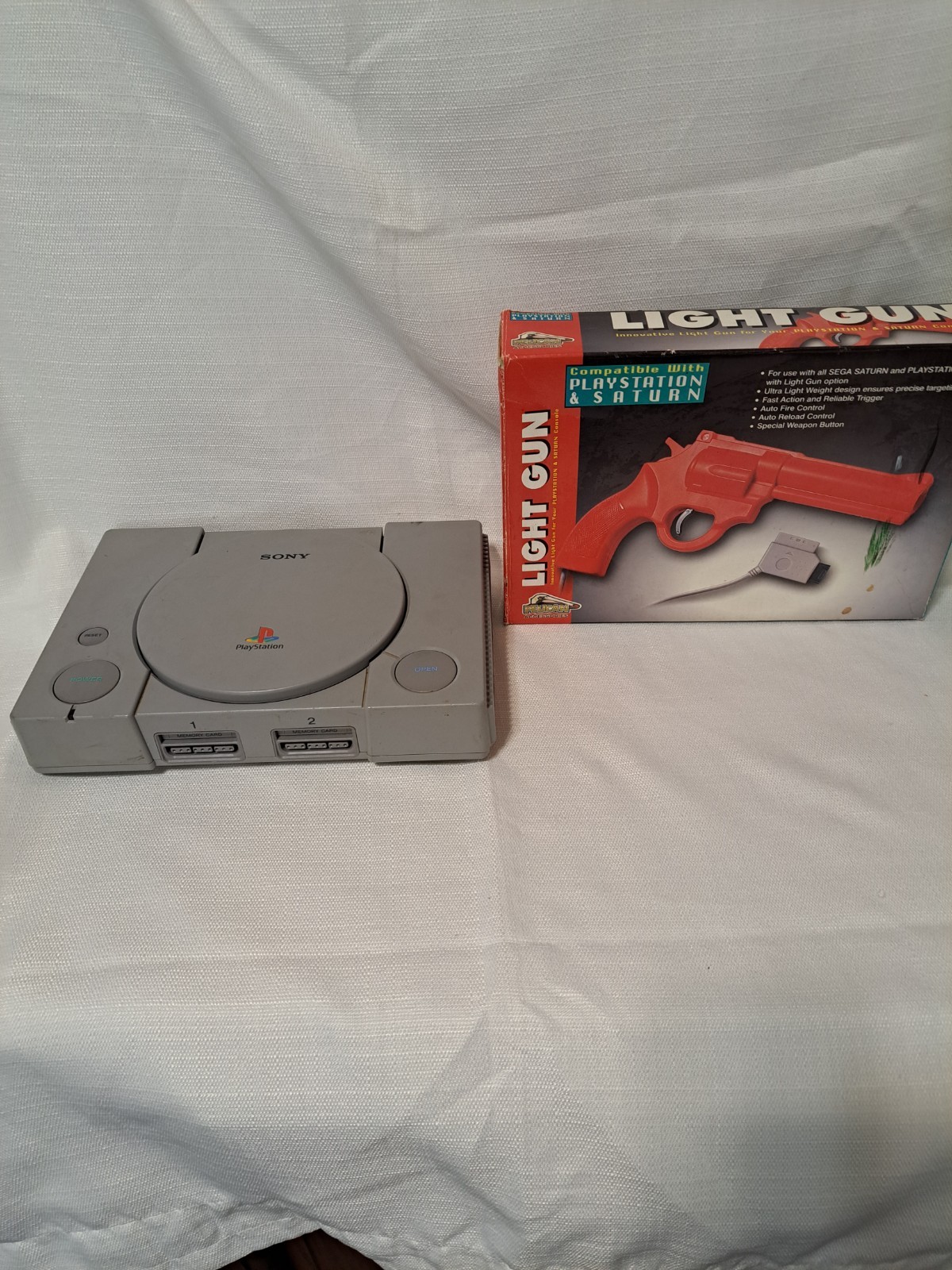 RARE!!! playstation 1 & sega saturn universal light gun new open box+ps1 console