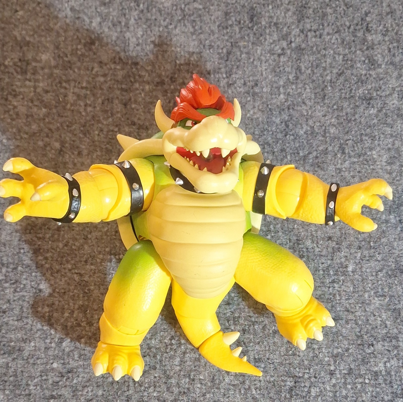 Bowser Super Mario Bros. Light-Up Mouth Poseable Action Figure Bowser 8.5 inch
