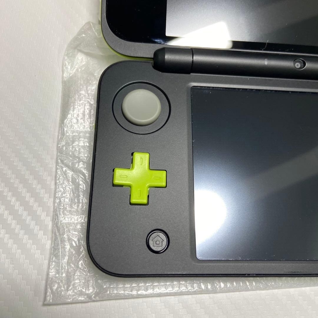 Nintendo New 2DS LL Black Lime Complete in Box Tested 6932