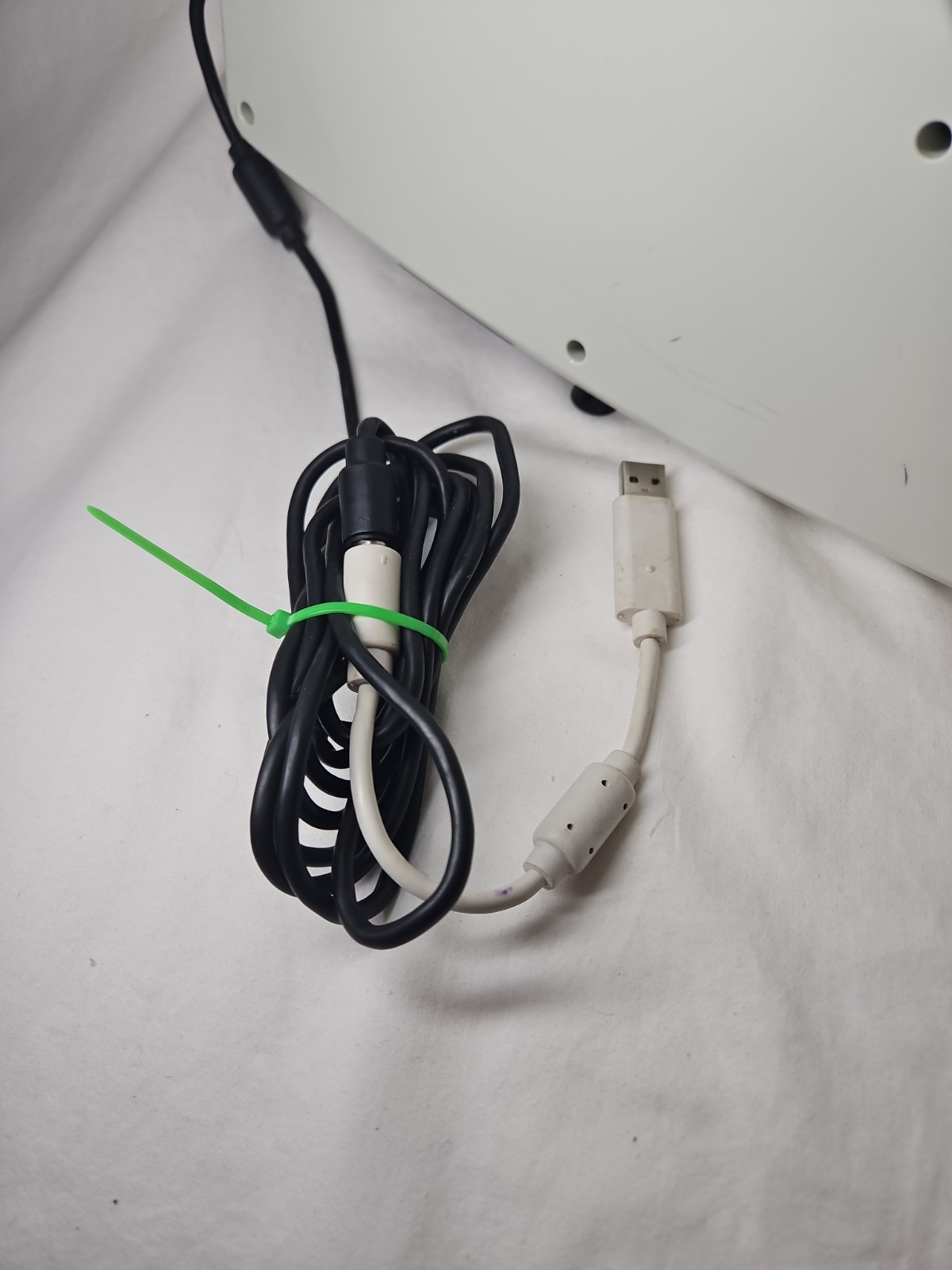 RedOctane X-Plorer Wired USB Guitar Controller Breakaway Cable Xbox 360 White