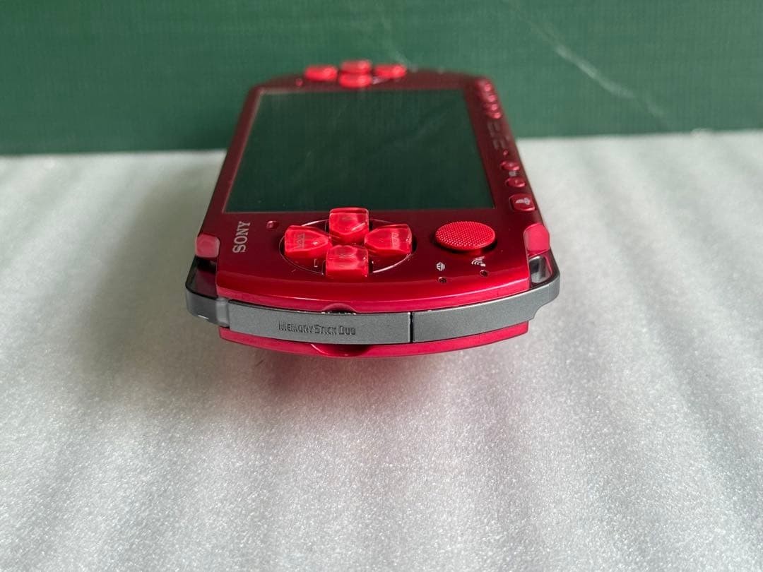 Excellent Sony PSP-3000 Red Console , Charger, memory card Tested