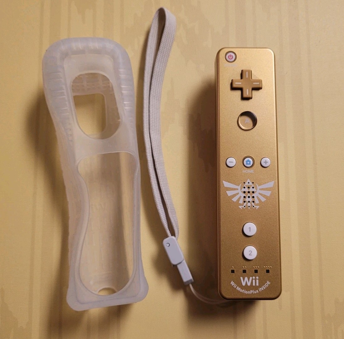 Legend of Zelda Skyward Sword Gold Nintendo Wii Remote Motion Plus Controller