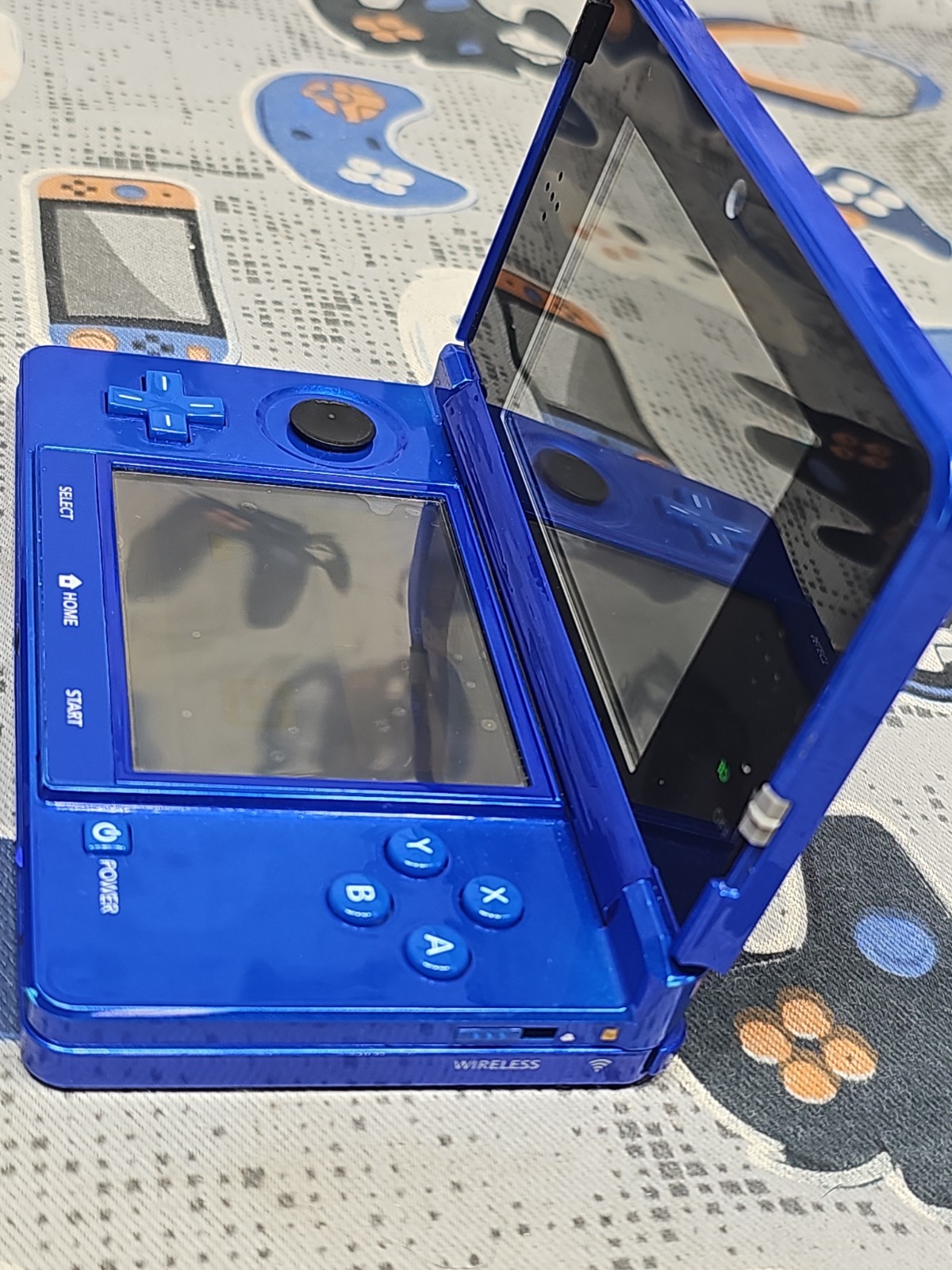 Nintendo 3DS CTR-001(USA) Blue NTSC-U/C W/Car Charger Included & 2GB M/card