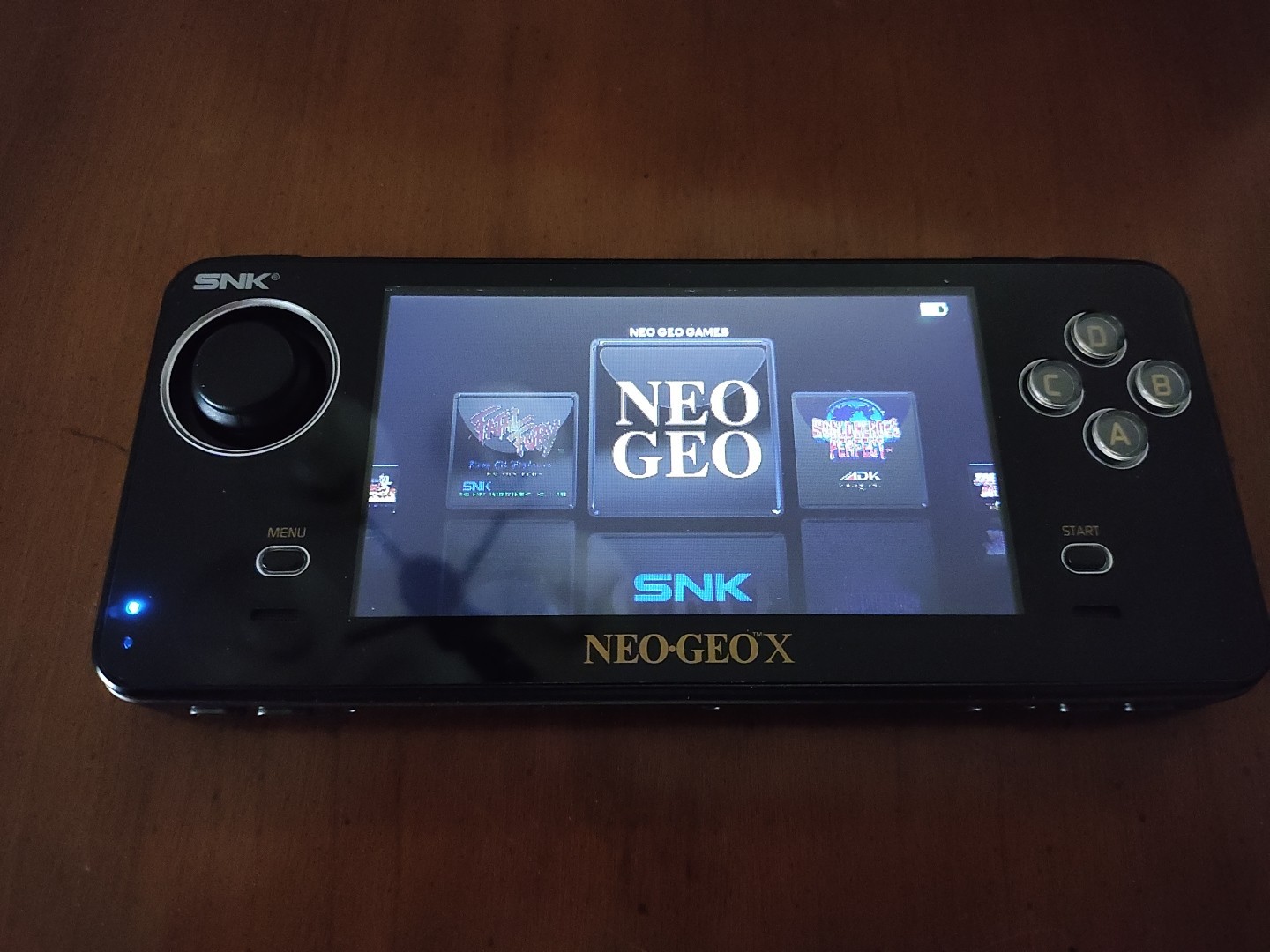 SNK NEO GEO X GOLD LIMITED EDITION CONSOLE + NINJA MASTERS + SECOND CONTROLLER