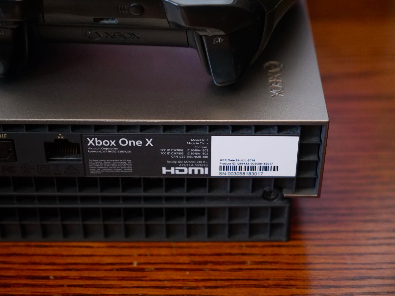 Microsoft Xbox One X / 500GB SSD / Gold Rush Special Edition Battlefield V