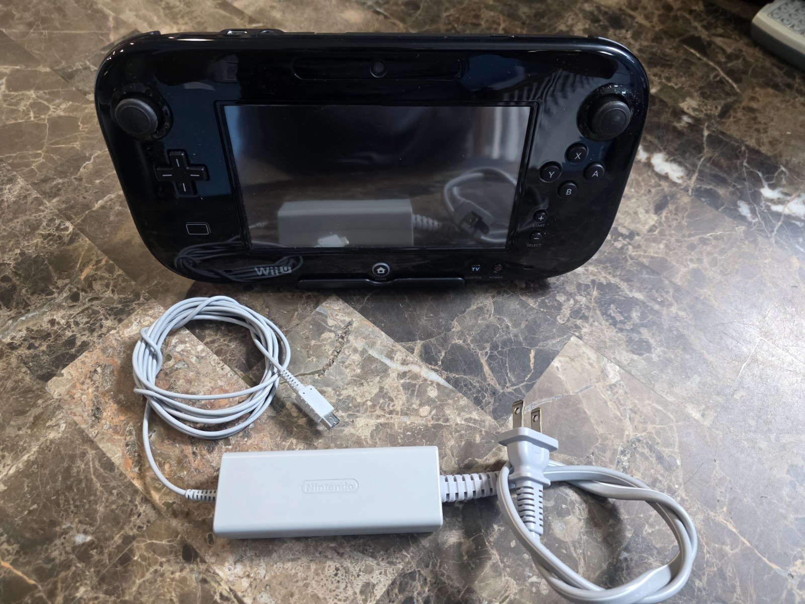 Nintendo Wii U GamePad (Screenpad) W/ charger and base