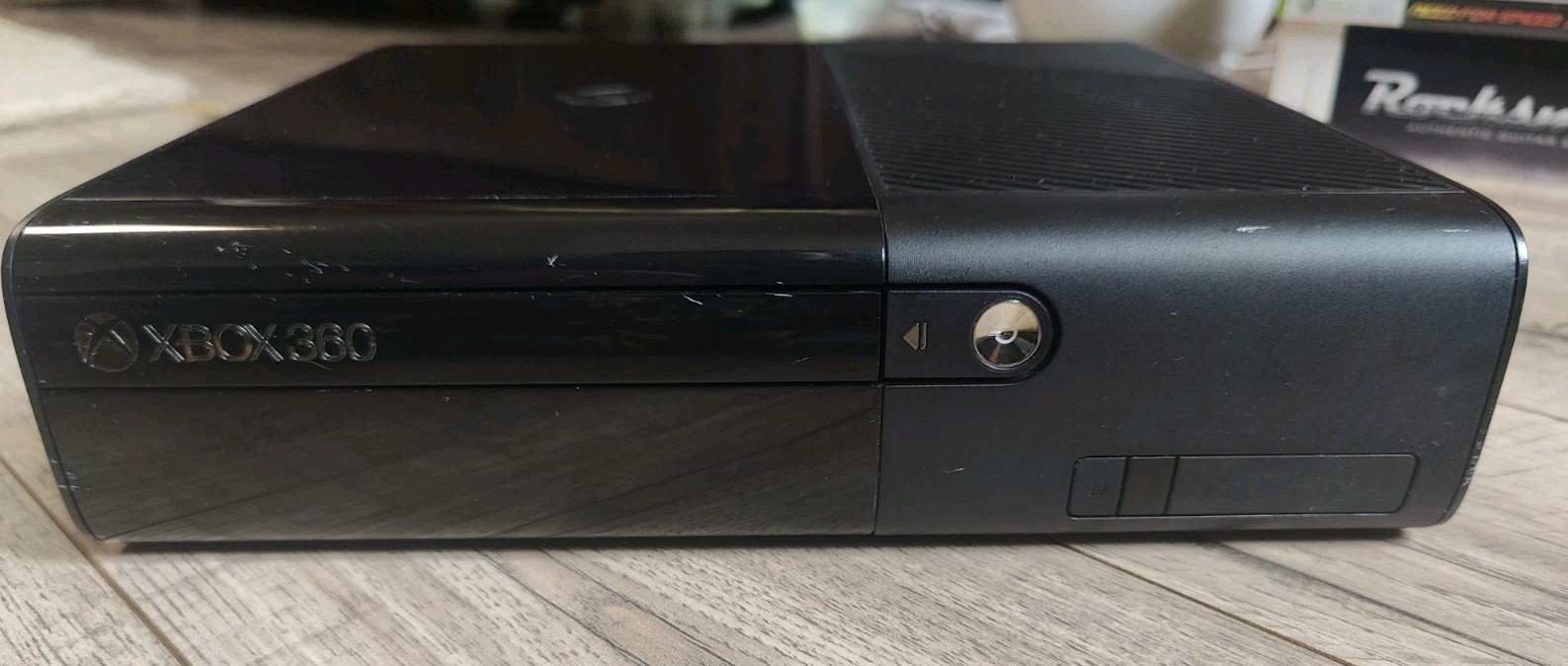 ⭐Microsoft Xbox 360 E 250GB HDD model 1538 + 4 Controller & 9 Game Bundle ⭐