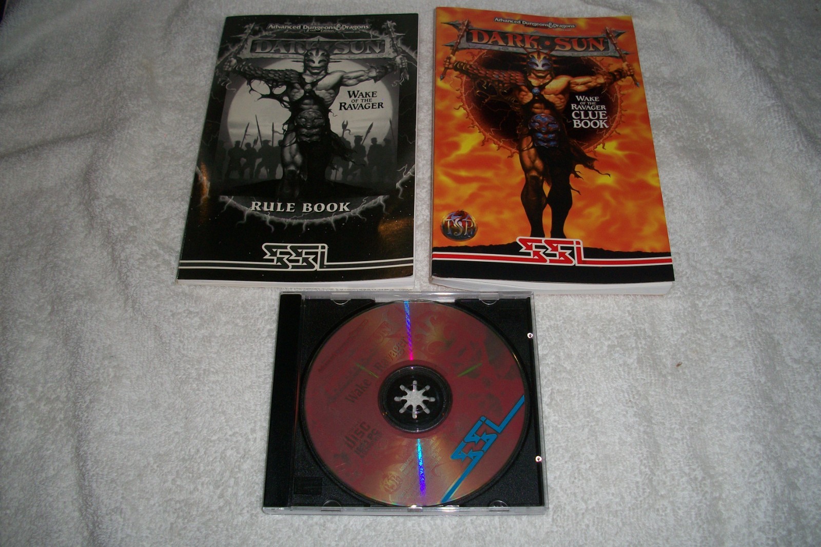 DUNGEONS & DRAGONS DARK SUN WAKE OF THE RAVAGER SSI CD-ROM CLUE BOOK INCLUDED