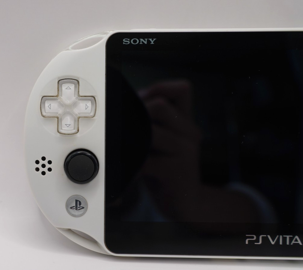 Sony PS Vita Slim PCH-2000 White + 5 Games + 8GB Memory Card + Charger Japan
