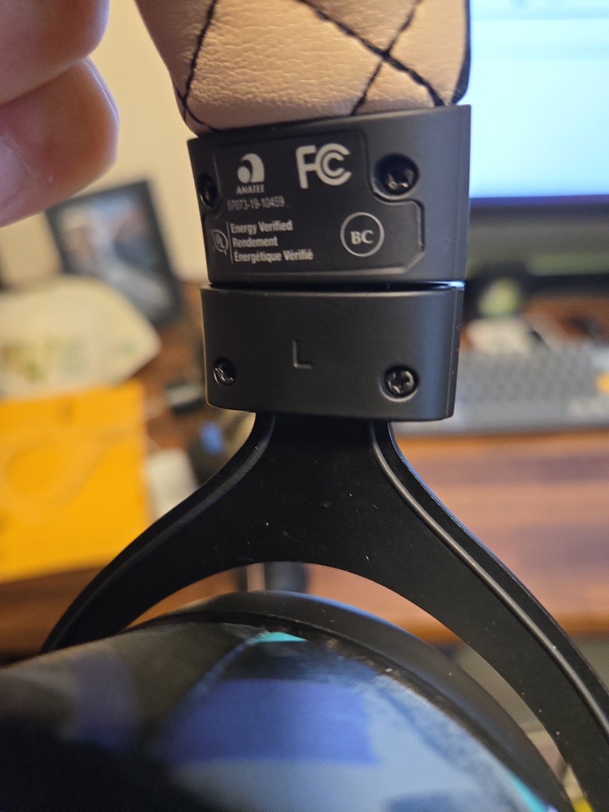 Corsair HS70 Pro Wireless Gaming Headset (With USB Dongle)