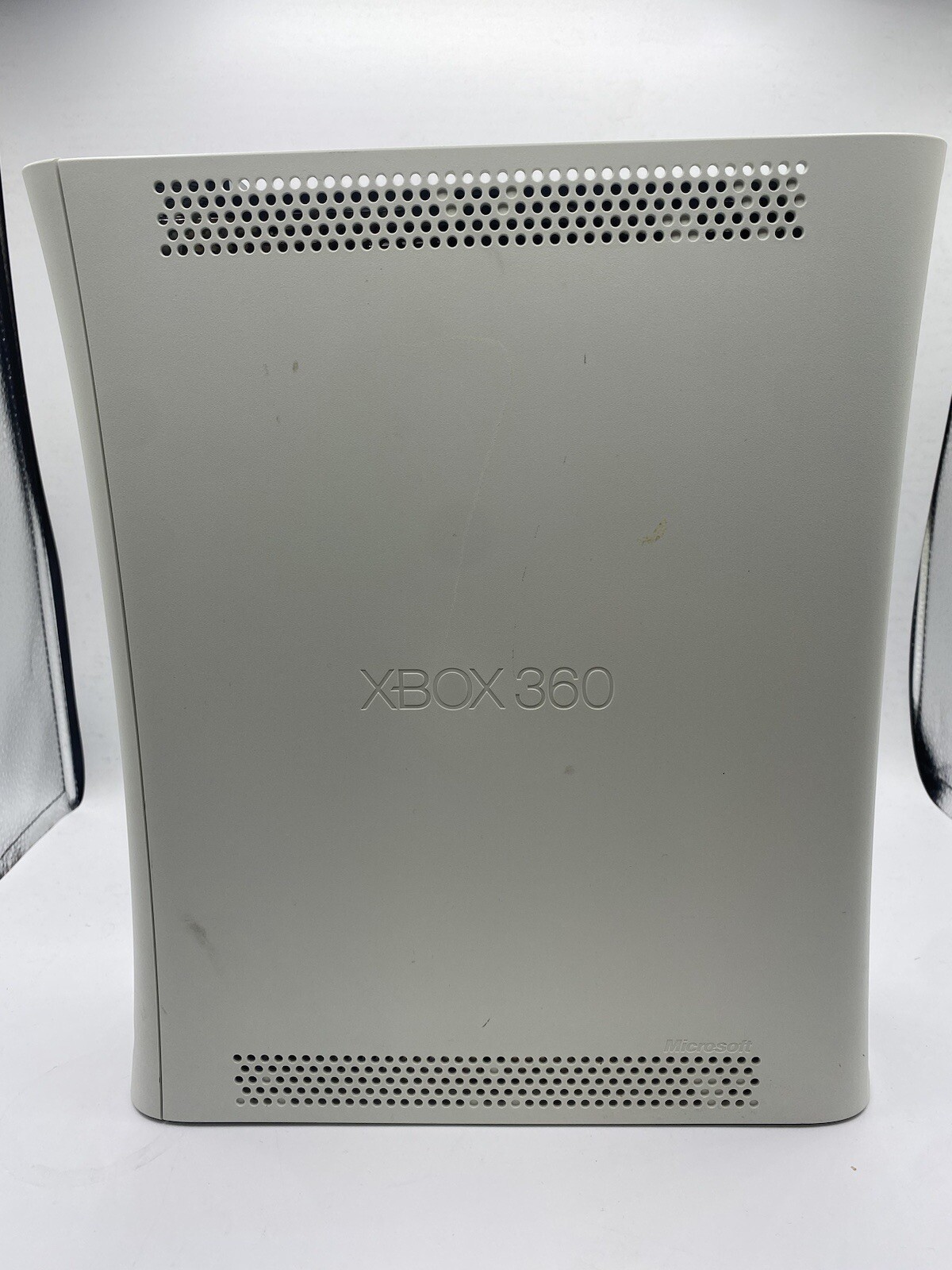 Microsoft Xbox 360 Core System White Console. Does Not Read Games. For Parts
