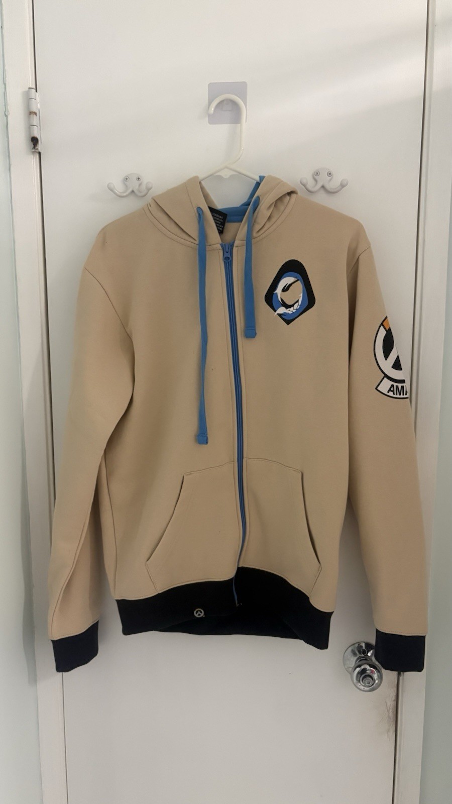 Overwatch – Ana Amari Hoodie Beige Size Medium With a Blue Hood