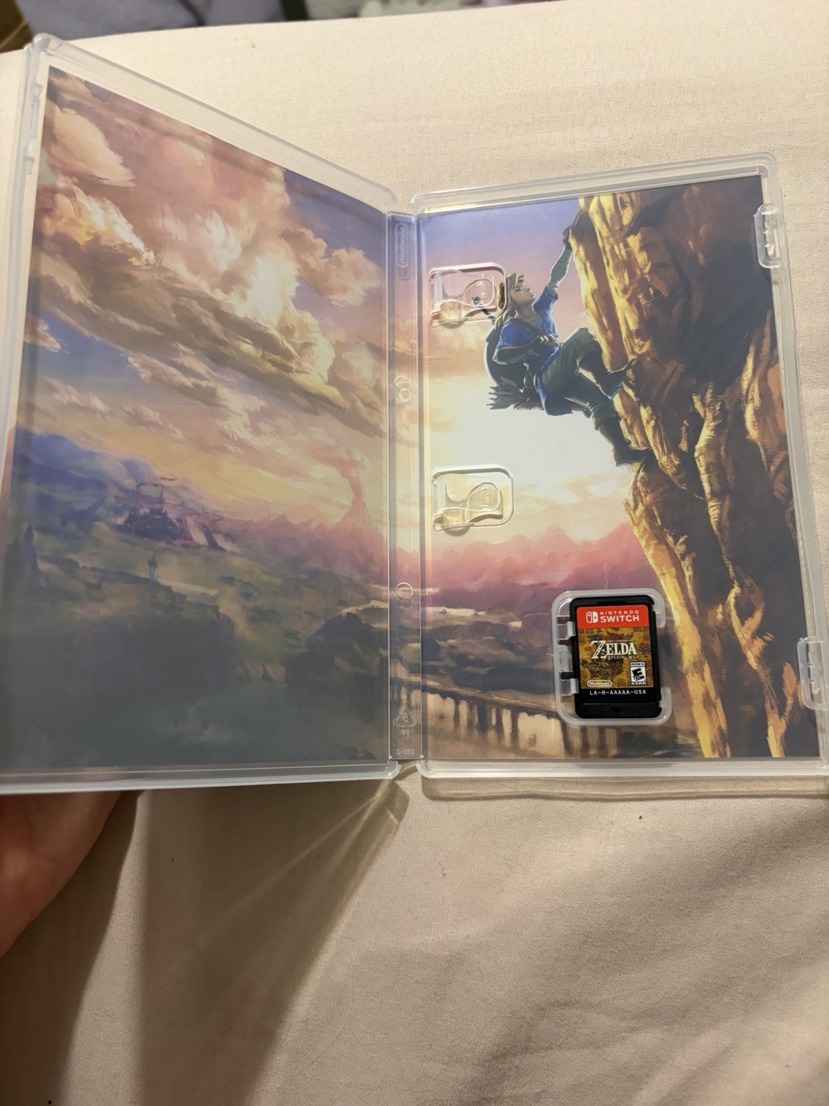 Nintendo The Legend of Zelda: Breath of the Wild Switch Game w/ Case