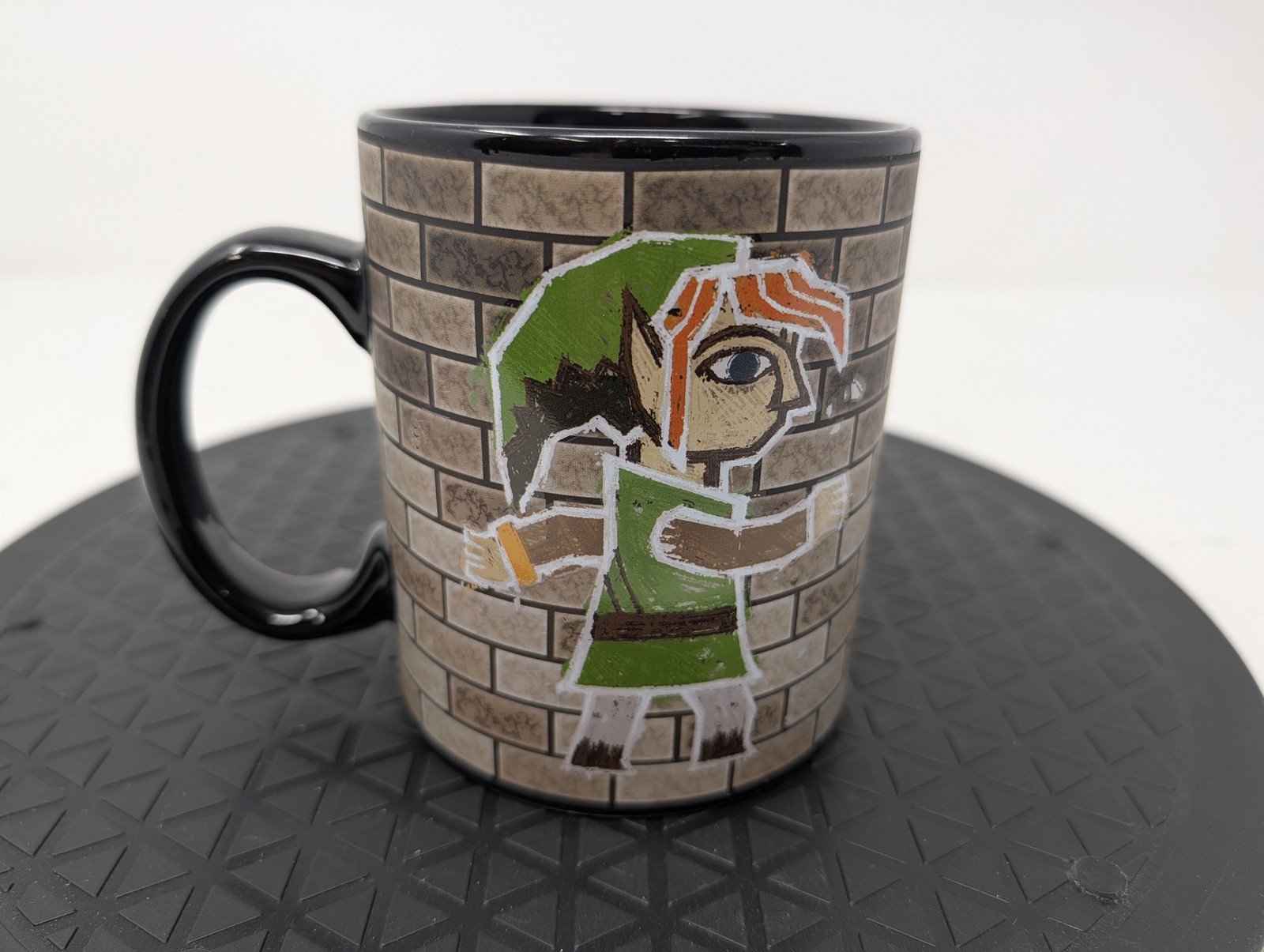 The Legend of Zelda A Link Between Worlds Link Triforce Mug Funky Nintendo 2018