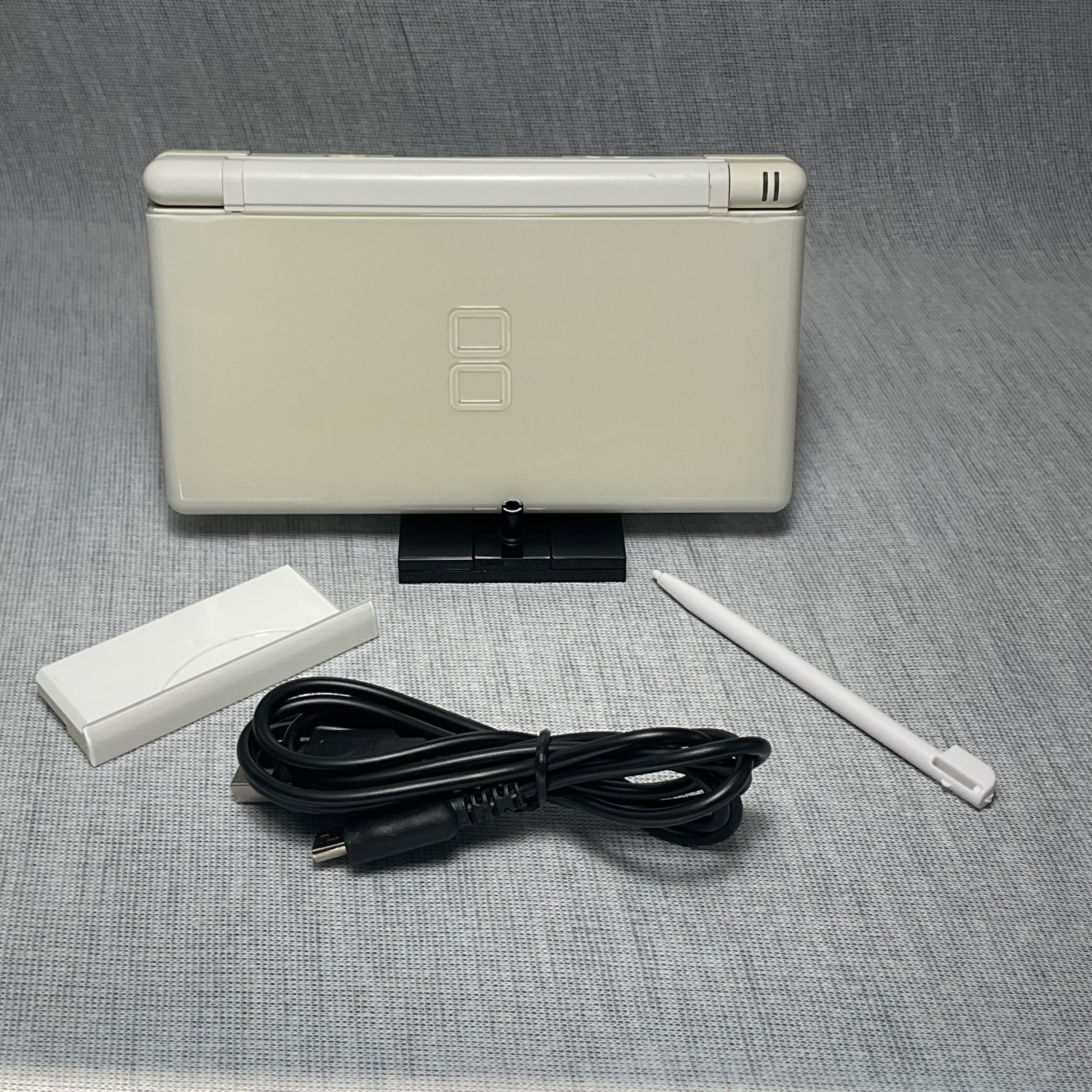 Nintendo DS Lite Console – Polar White